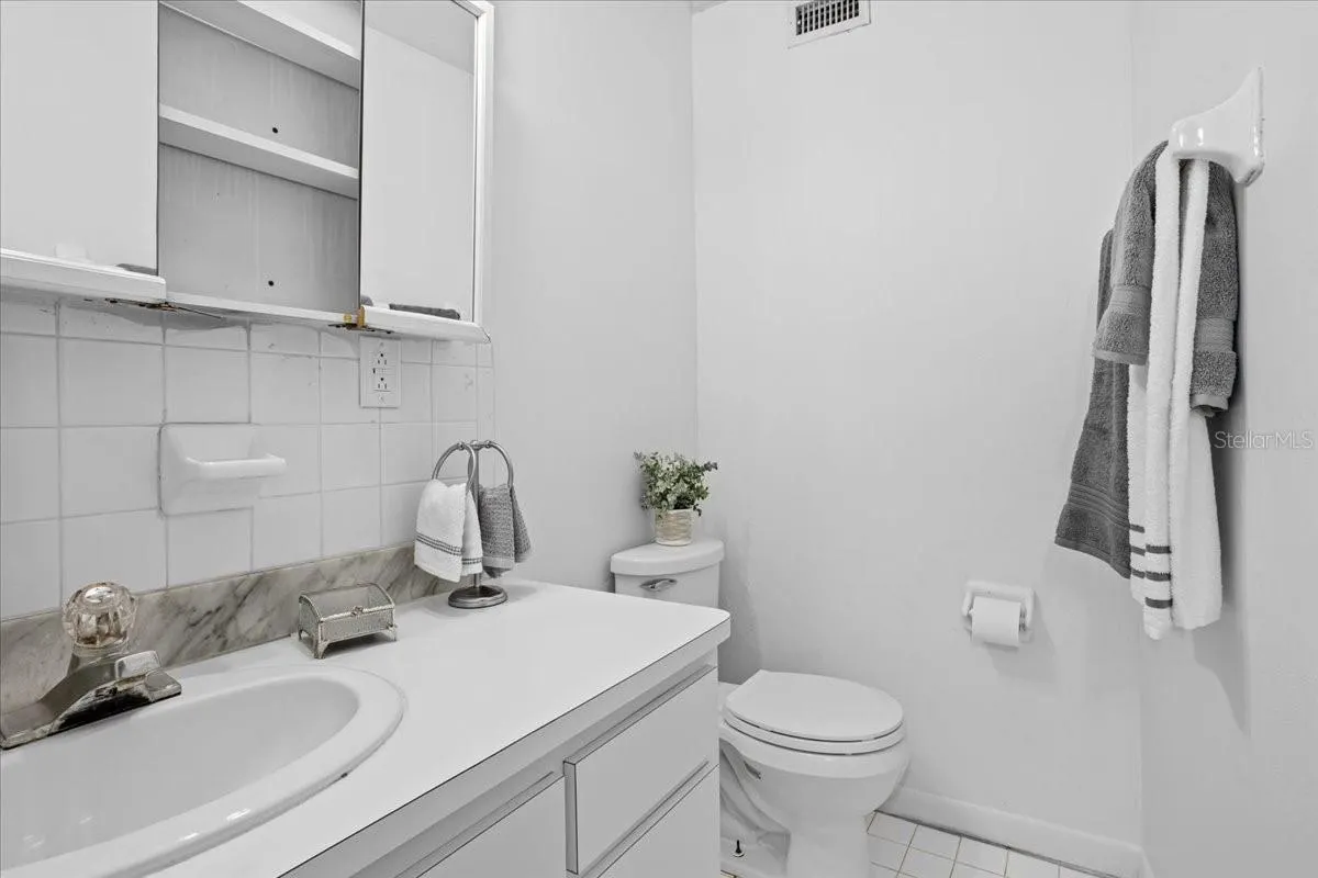 115 NE 48TH ST