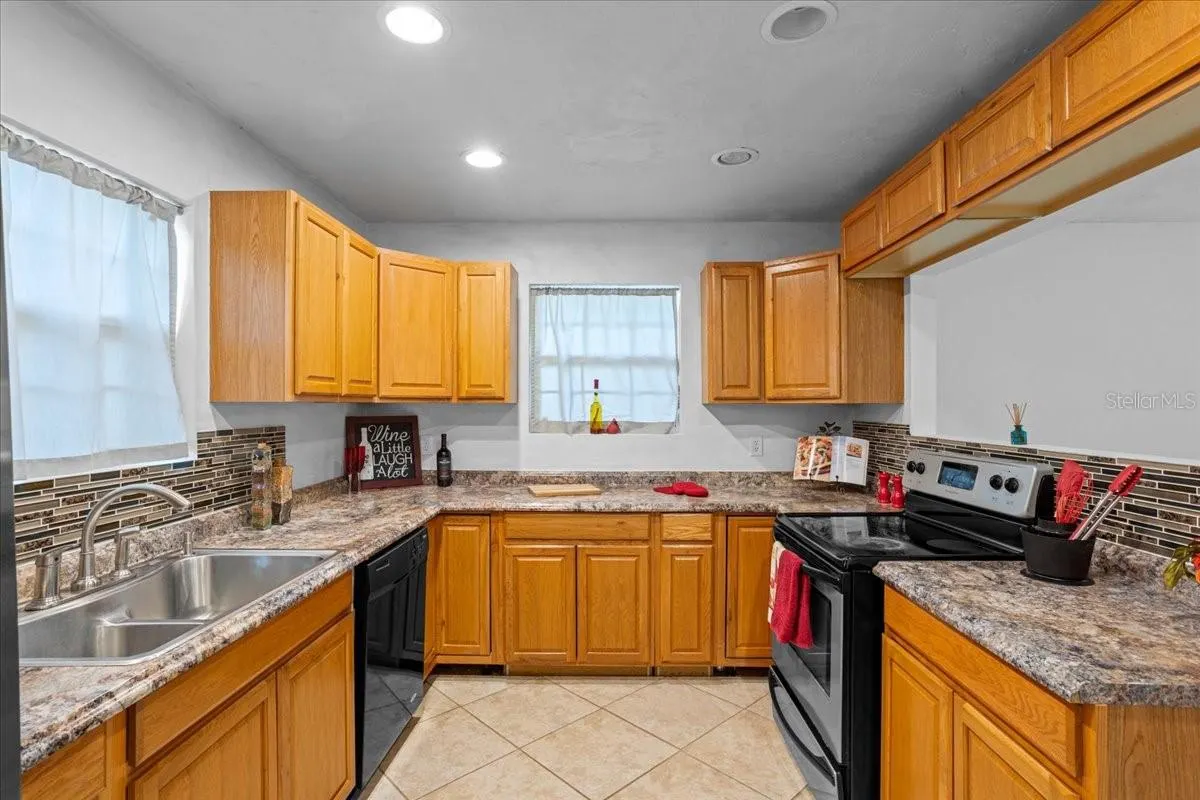 115 NE 48TH ST