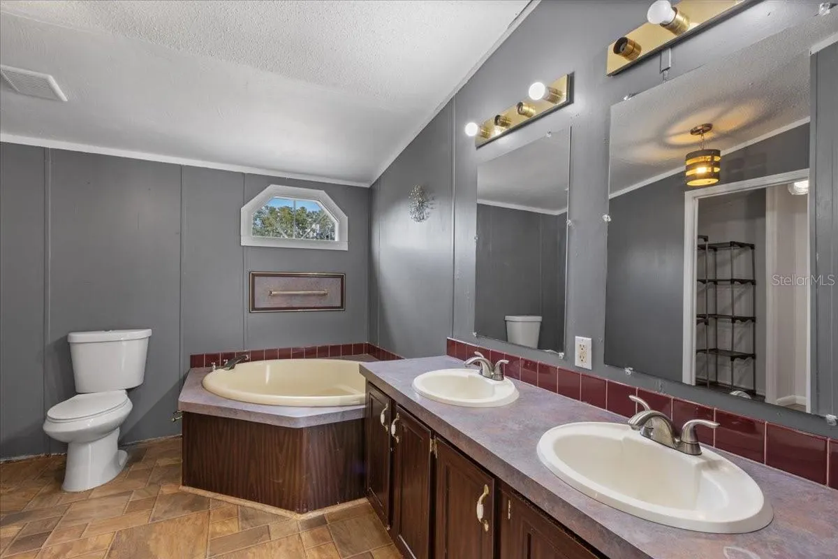 4886 SE 80TH TRL