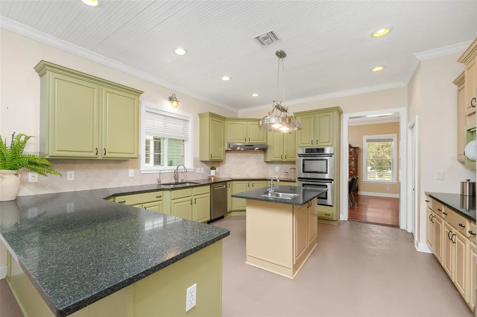 1463 NW 104TH DR