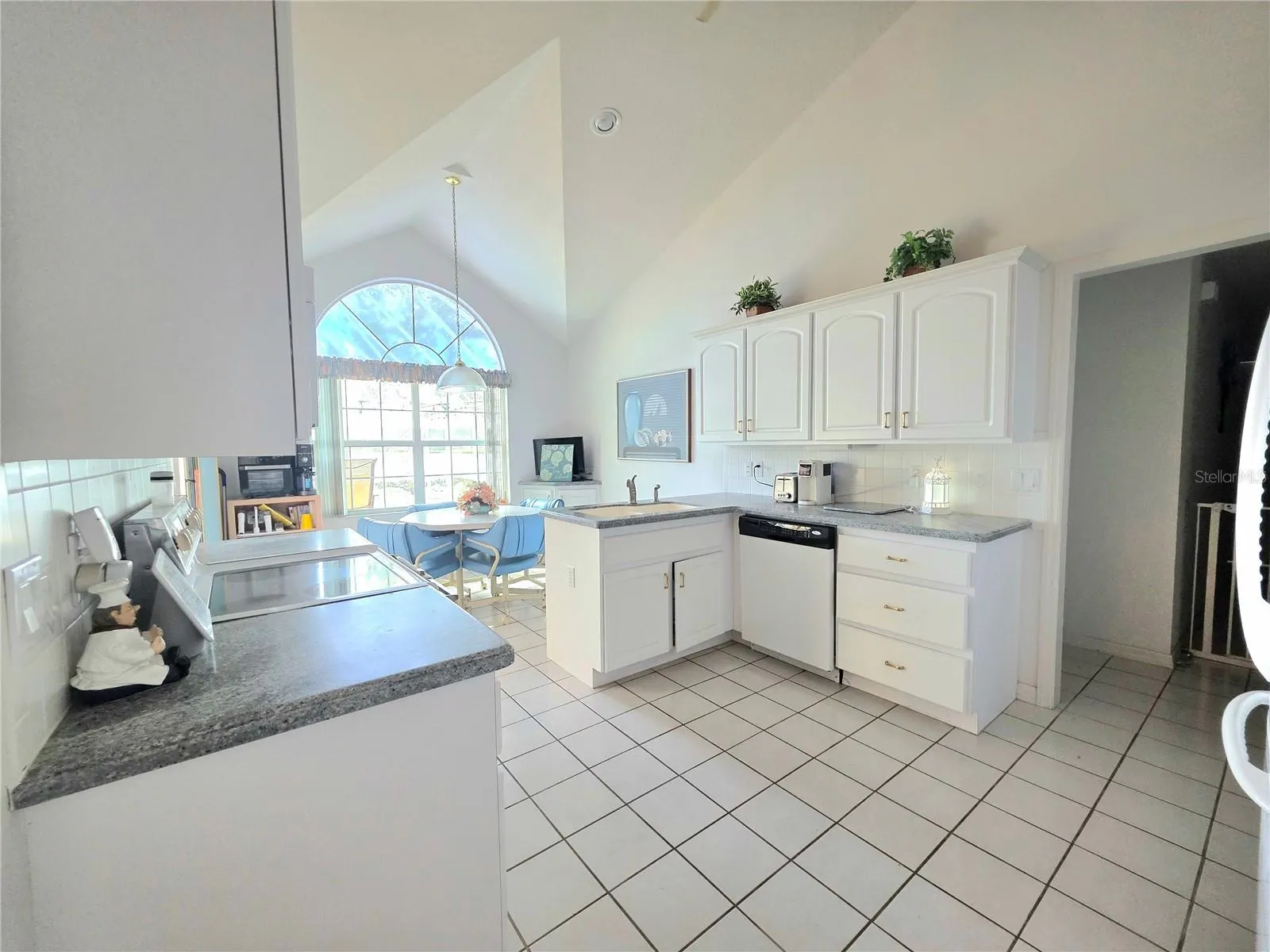 93 HICKORY LOOP