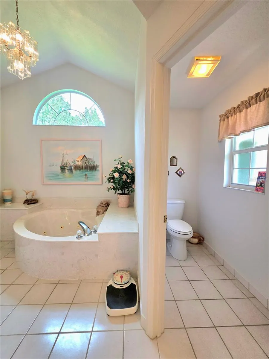 93 HICKORY LOOP