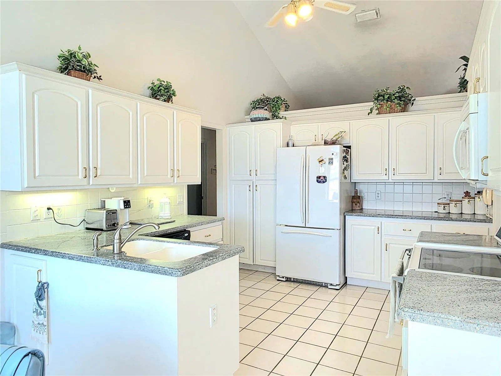 93 HICKORY LOOP