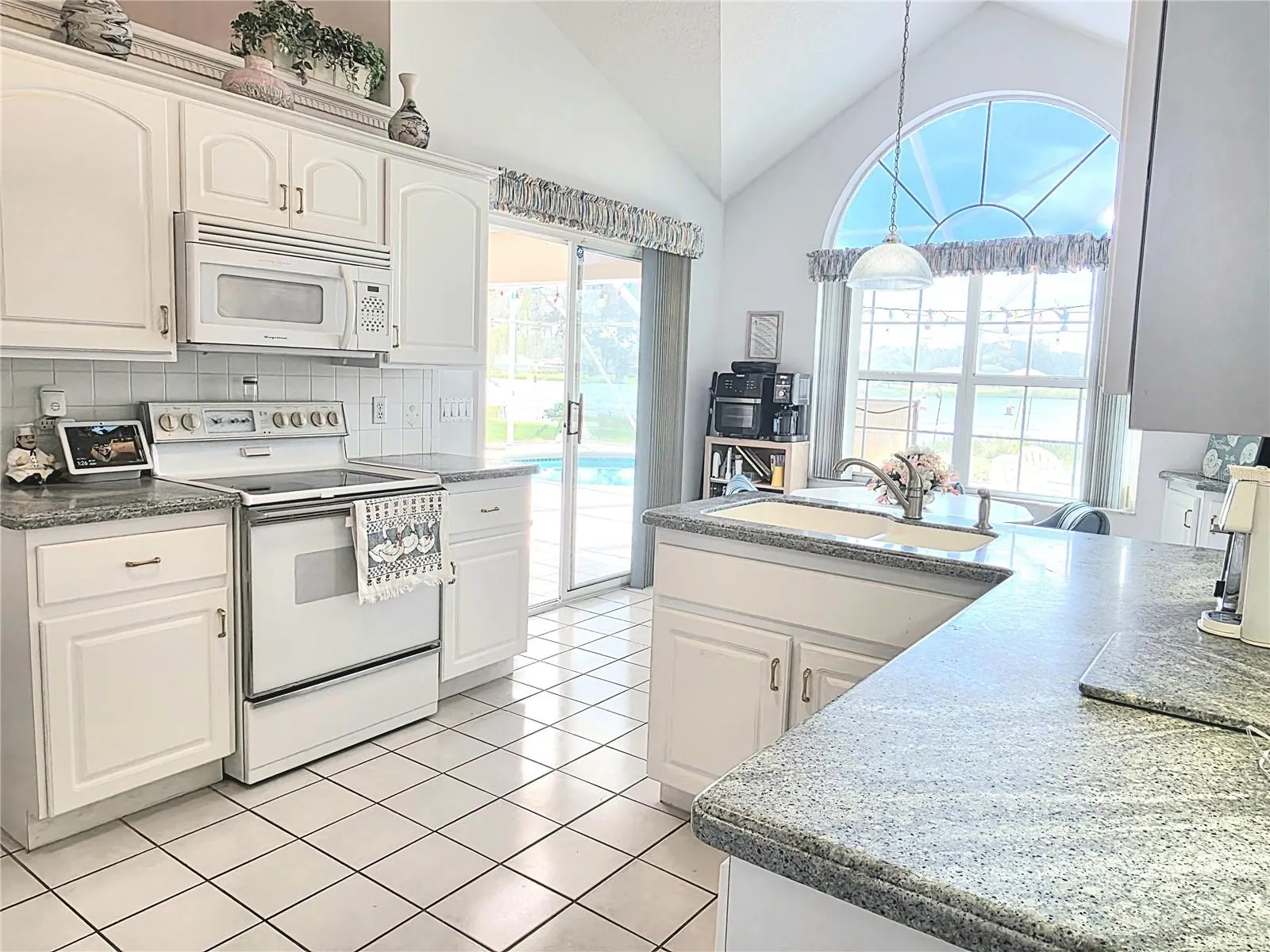 93 HICKORY LOOP