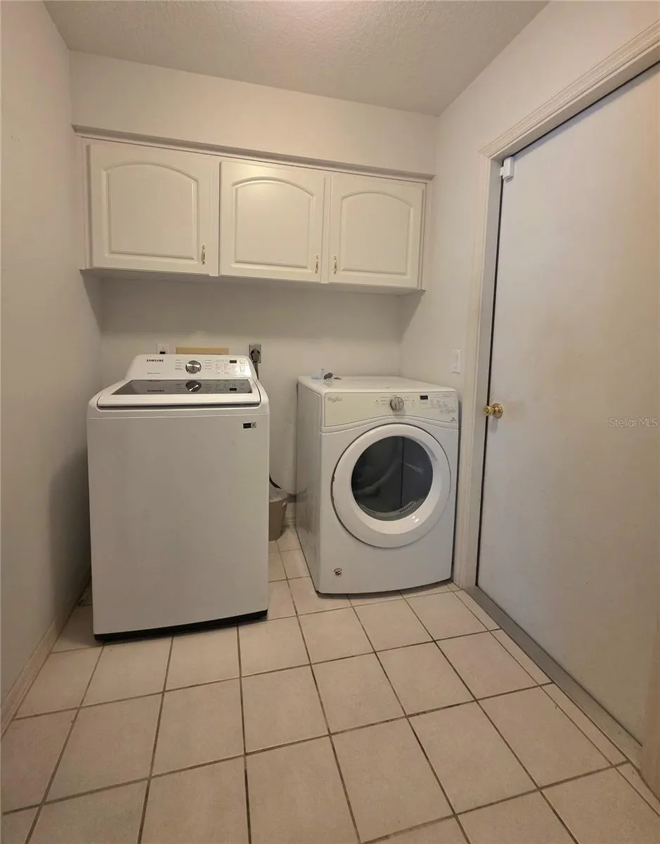 93 HICKORY LOOP