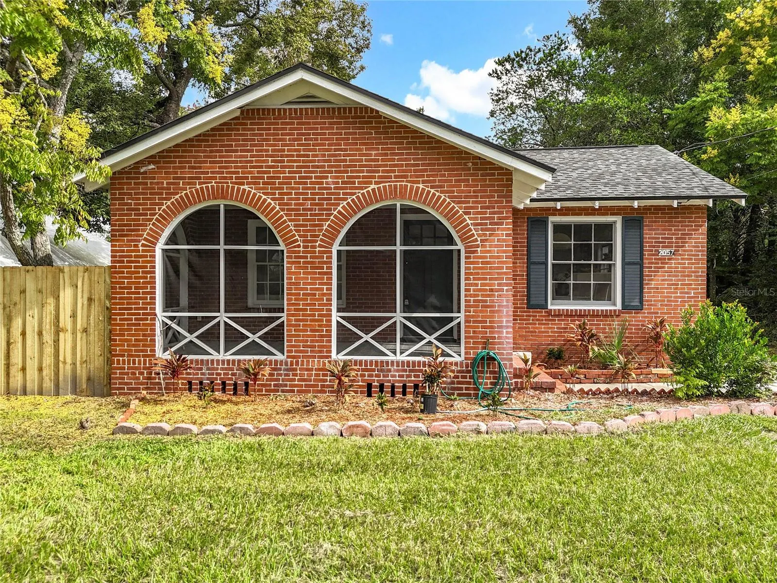 2057 SOUTHAMPTON RD