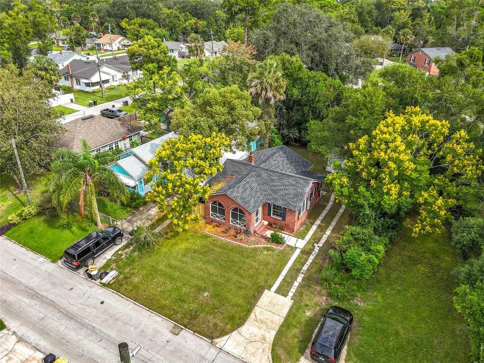 2057 SOUTHAMPTON RD