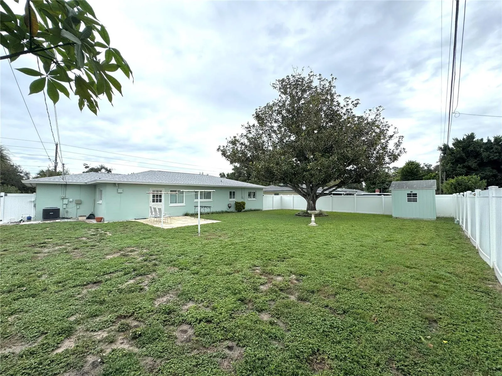 1527 LAKEVIEW RD