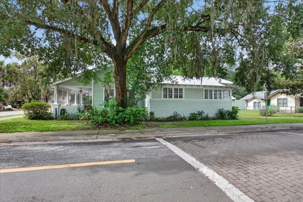630 NE 6TH AVE