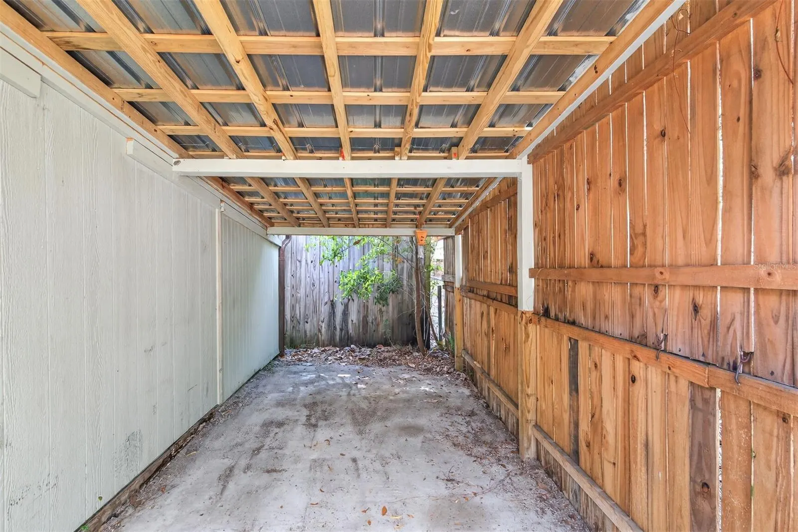 630 NE 6TH AVE