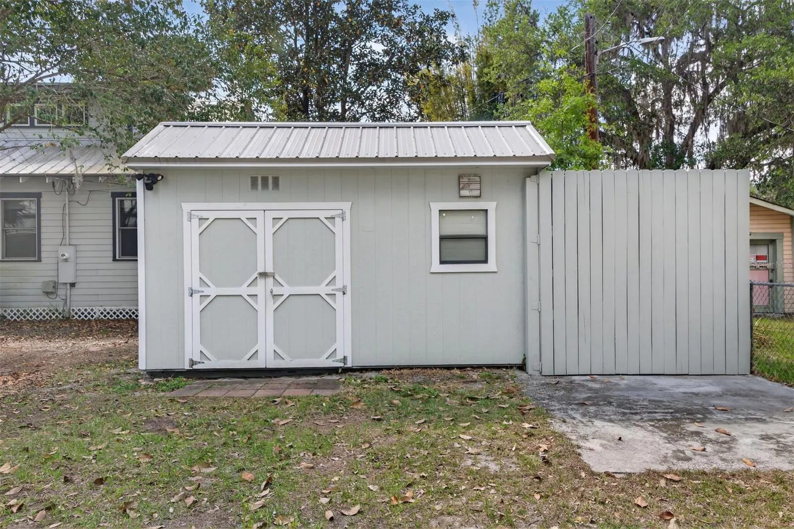 630 NE 6TH AVE