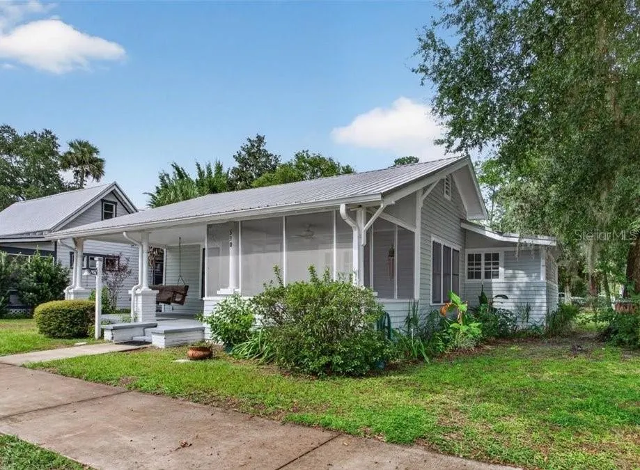 630 NE 6TH AVE