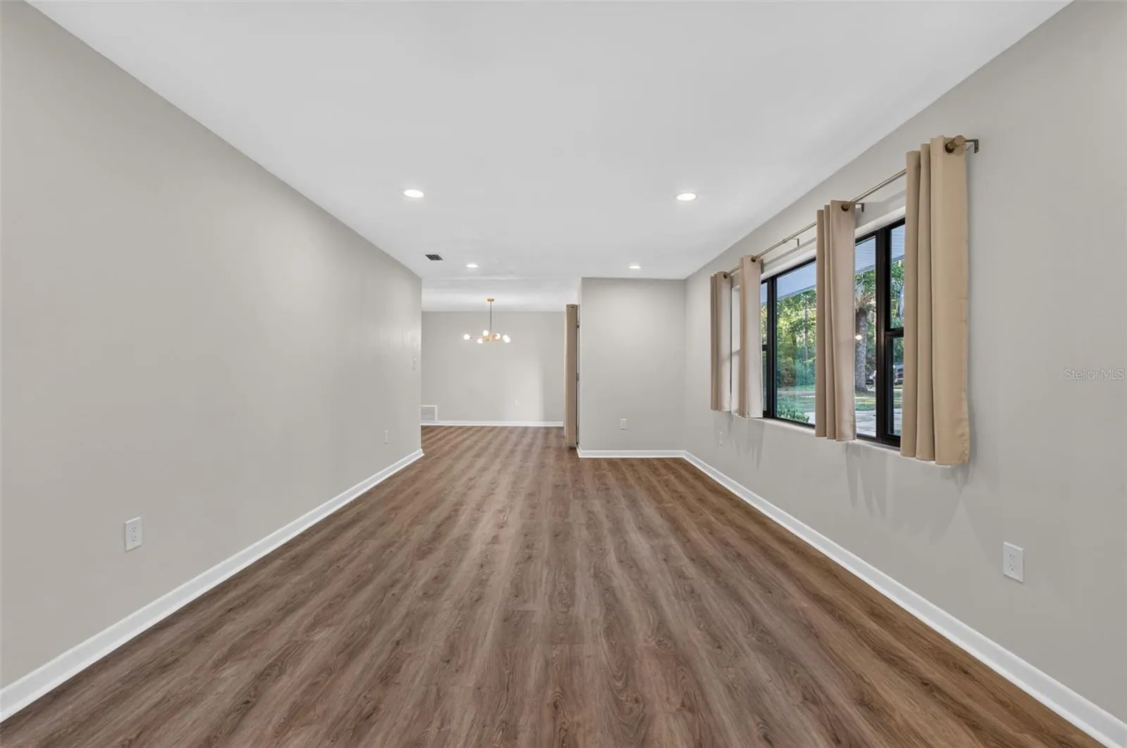4415 NW 33RD CT