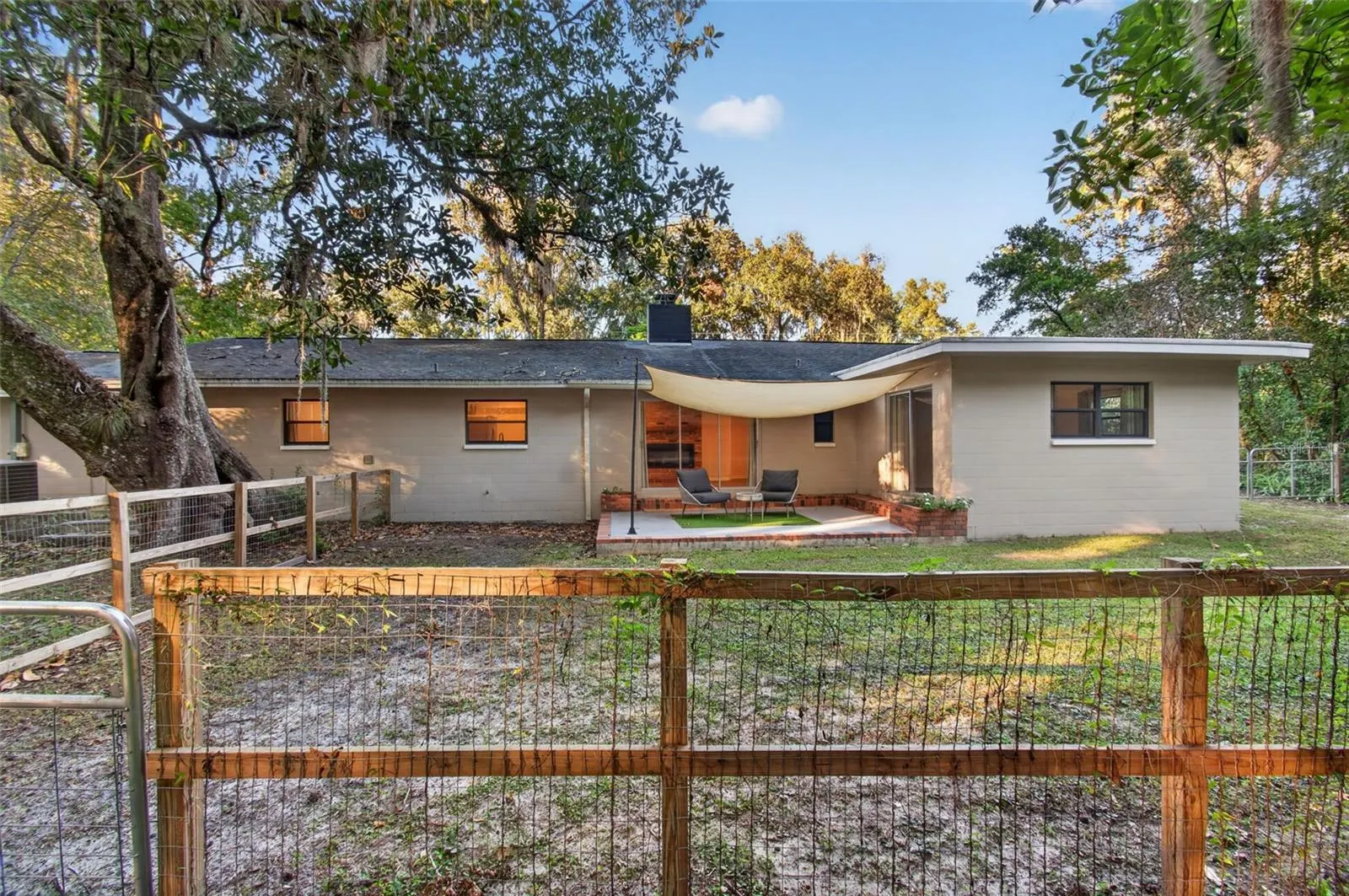 4415 NW 33RD CT