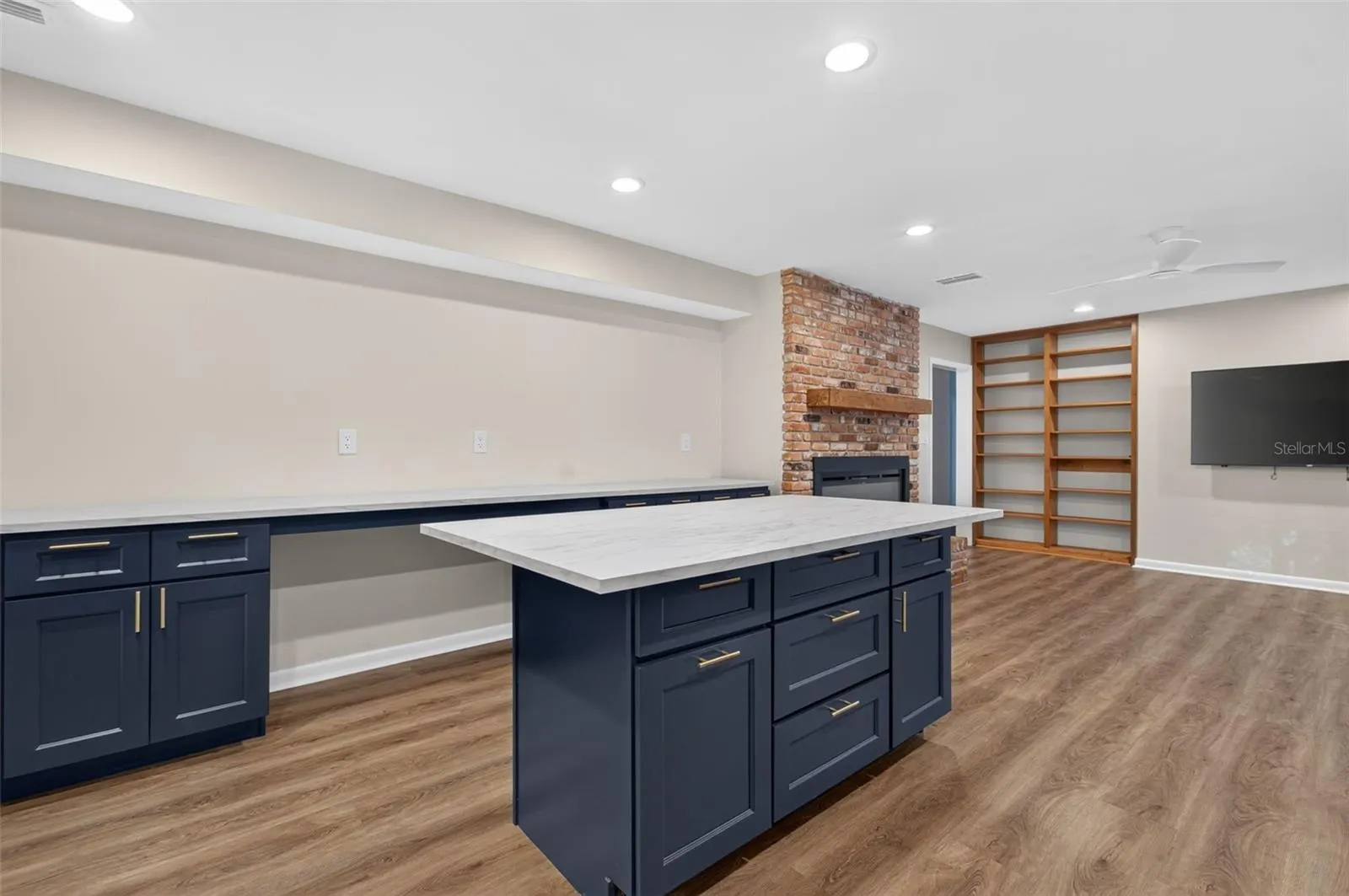 4415 NW 33RD CT
