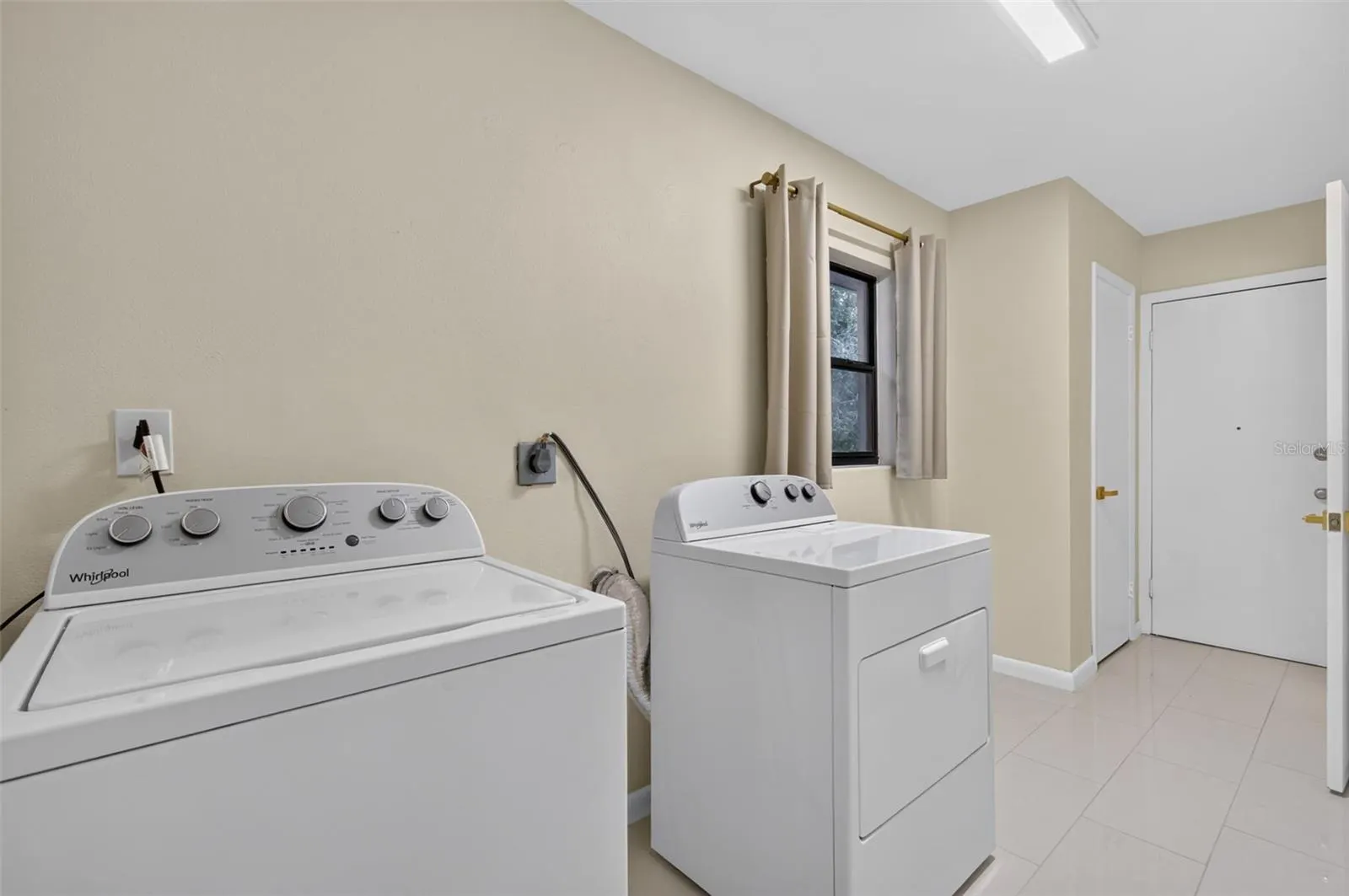 4415 NW 33RD CT