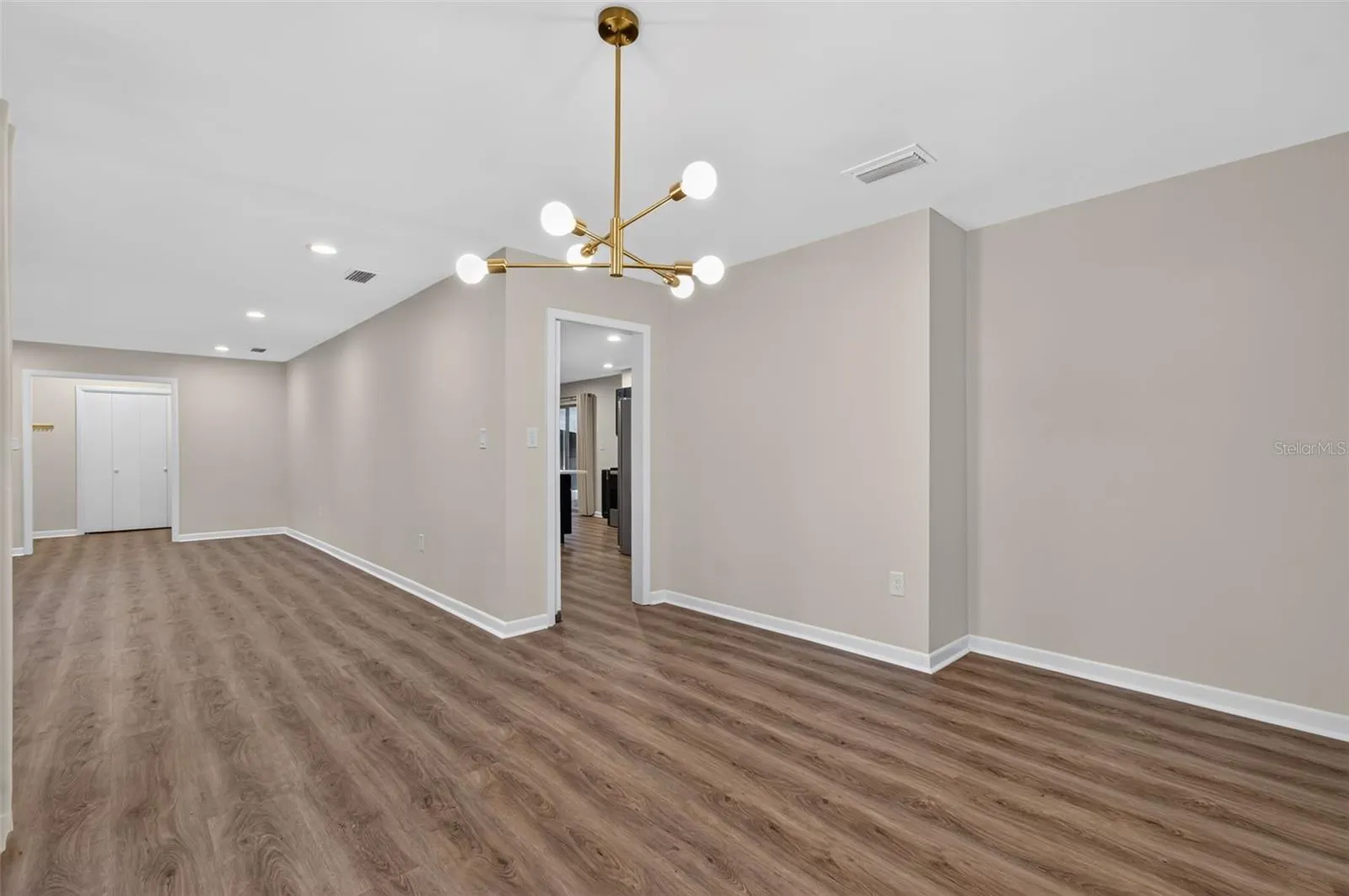 4415 NW 33RD CT