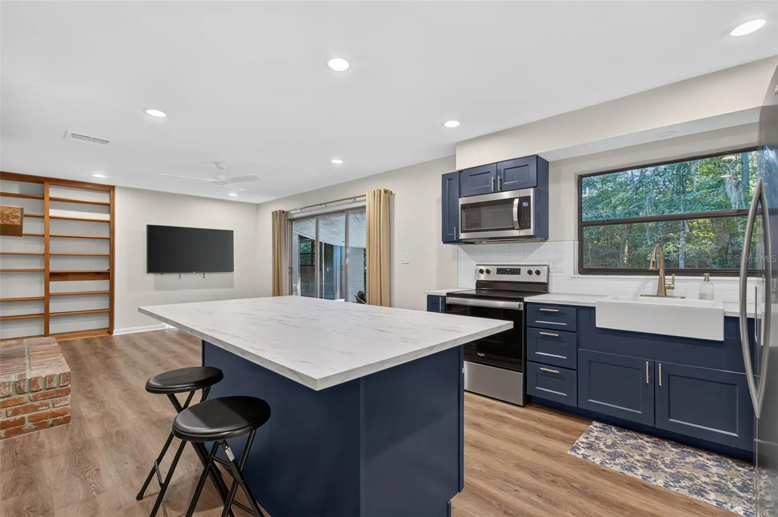 4415 NW 33RD CT