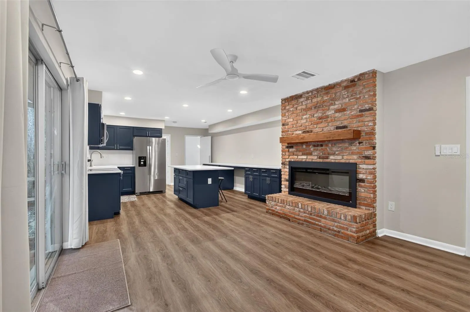 4415 NW 33RD CT