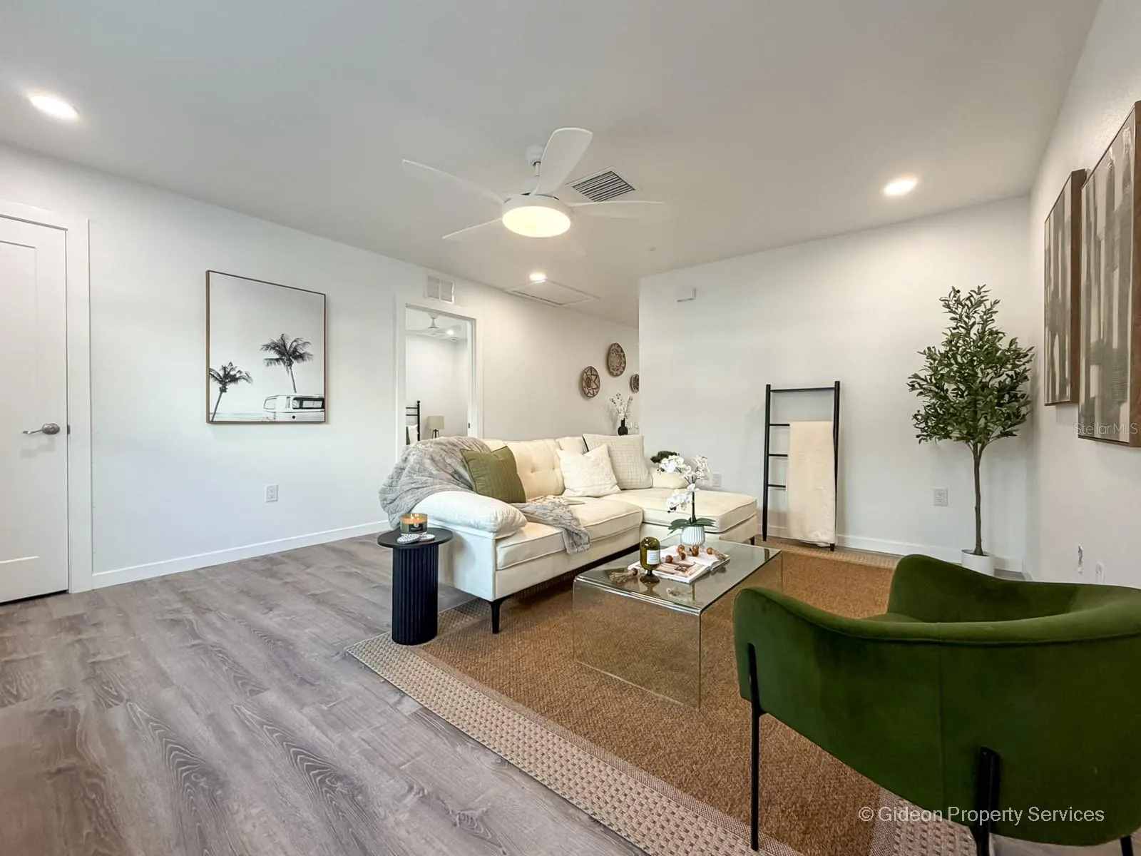 210 SE 21ST TER #4 #4