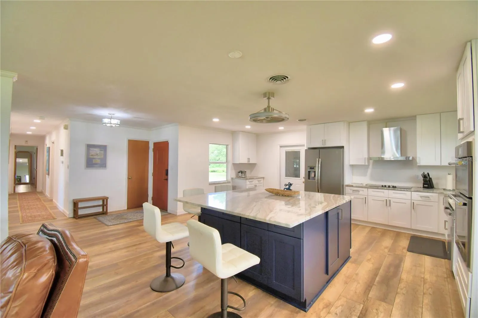 823 N LAKE REEDY BLVD