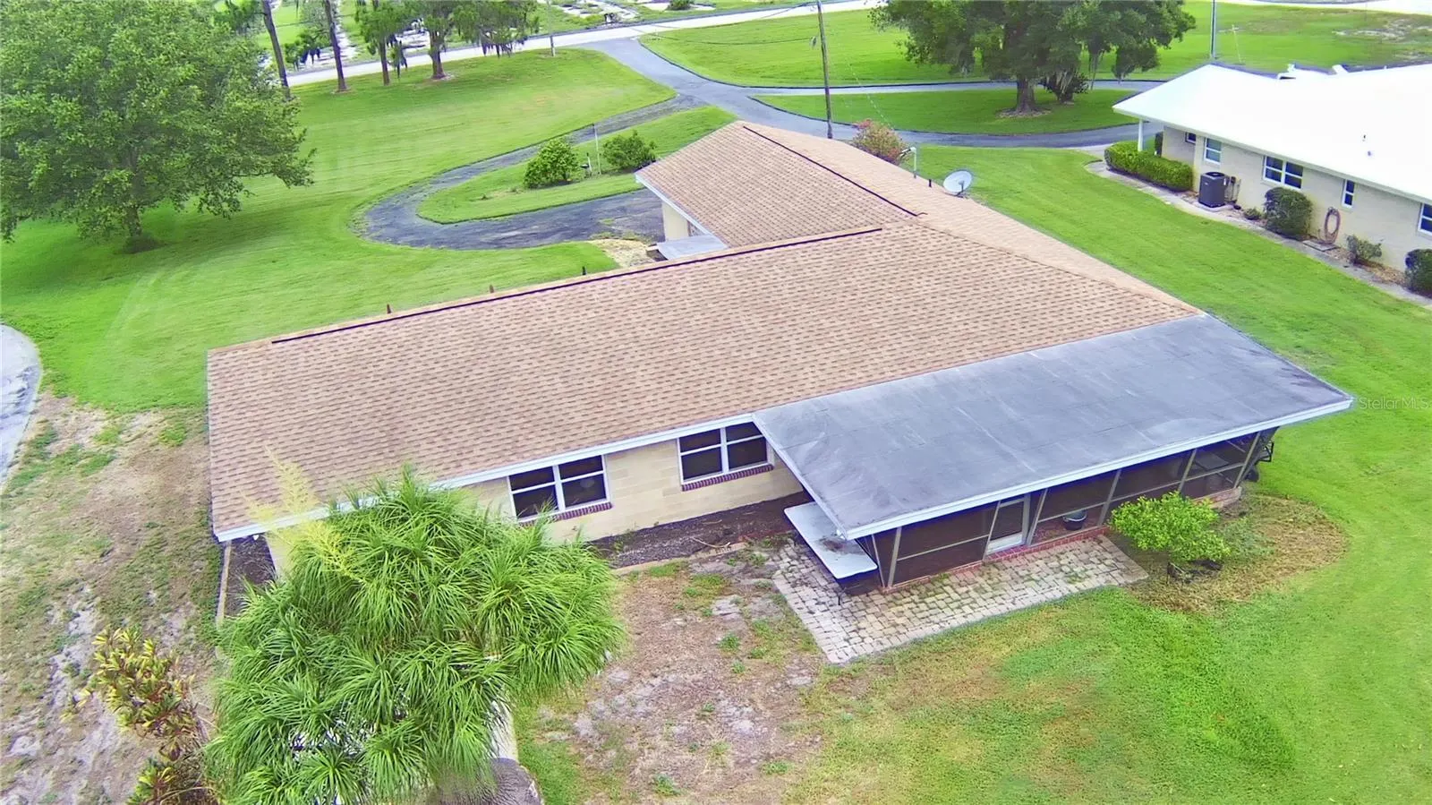 823 N LAKE REEDY BLVD