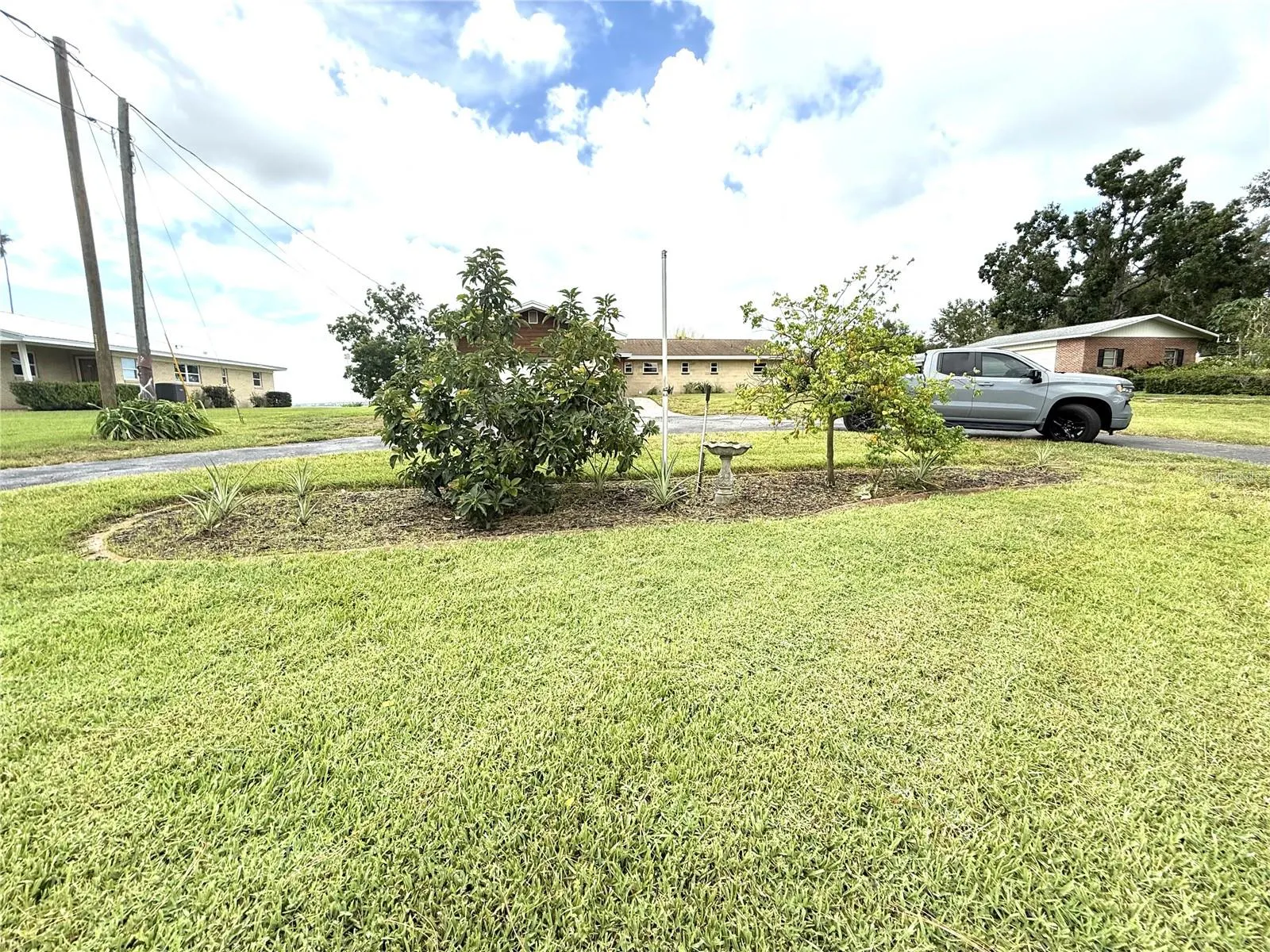823 N LAKE REEDY BLVD