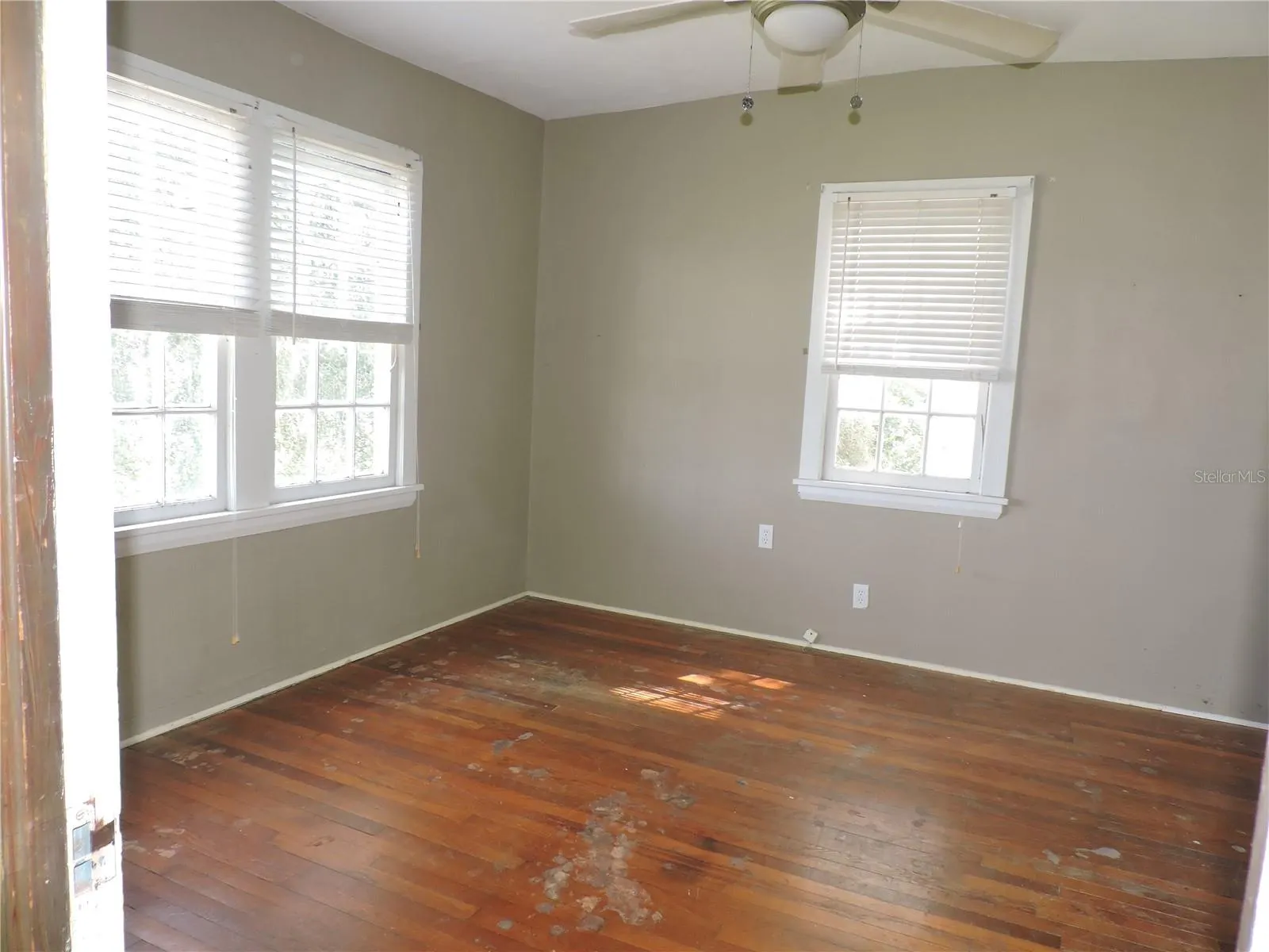 807 CAMPBELL AVE