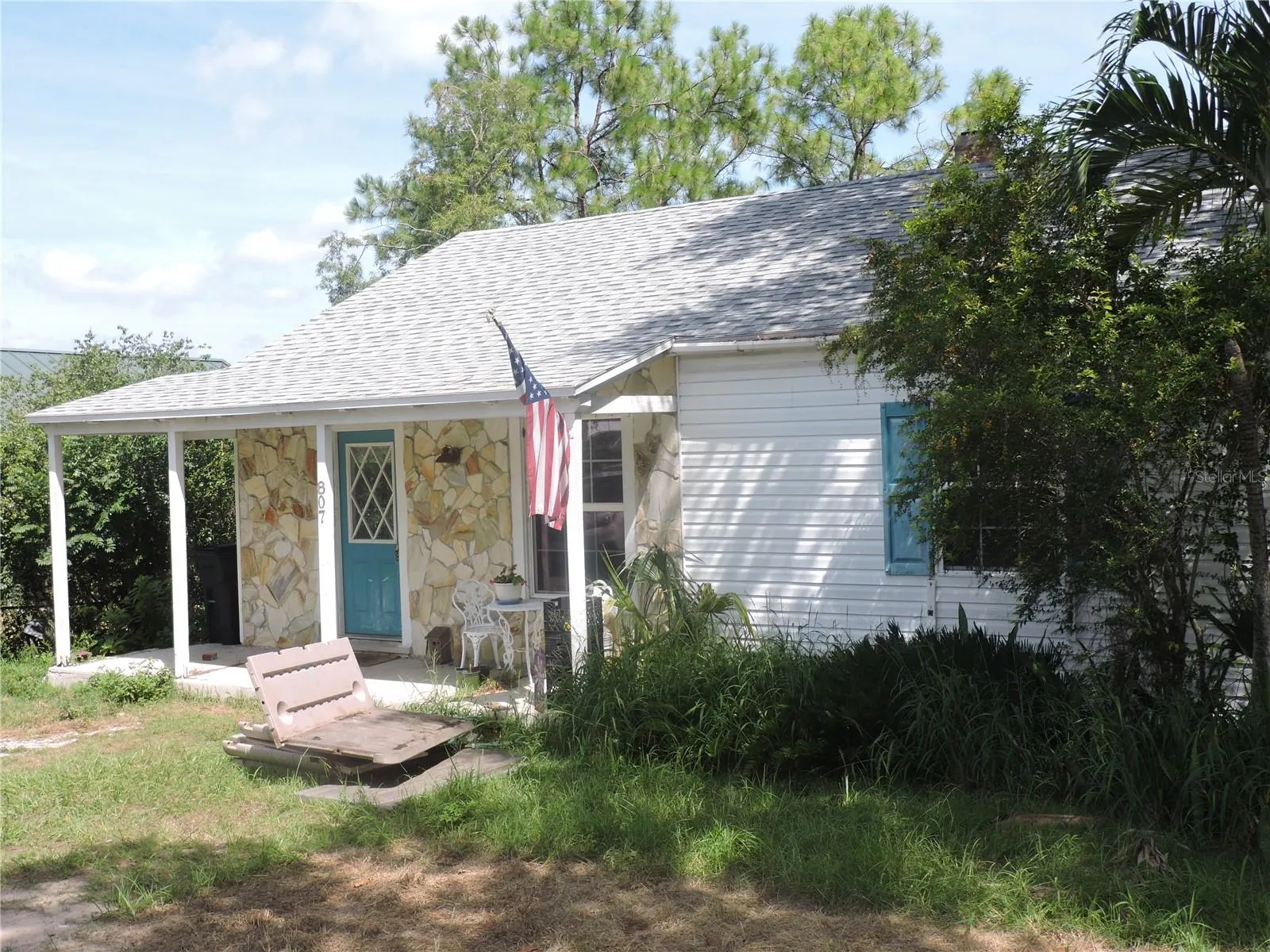 807 CAMPBELL AVE