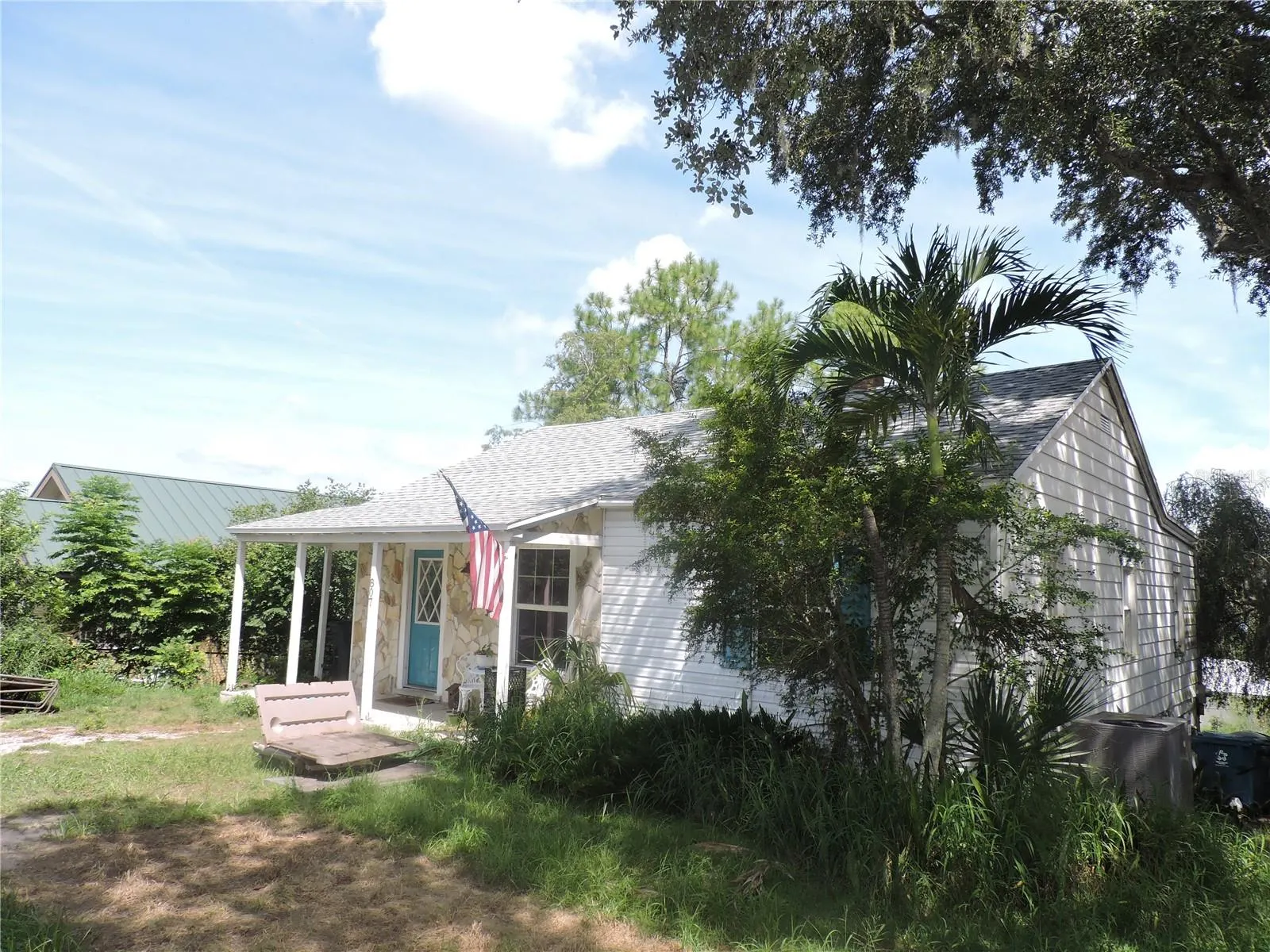 807 CAMPBELL AVE