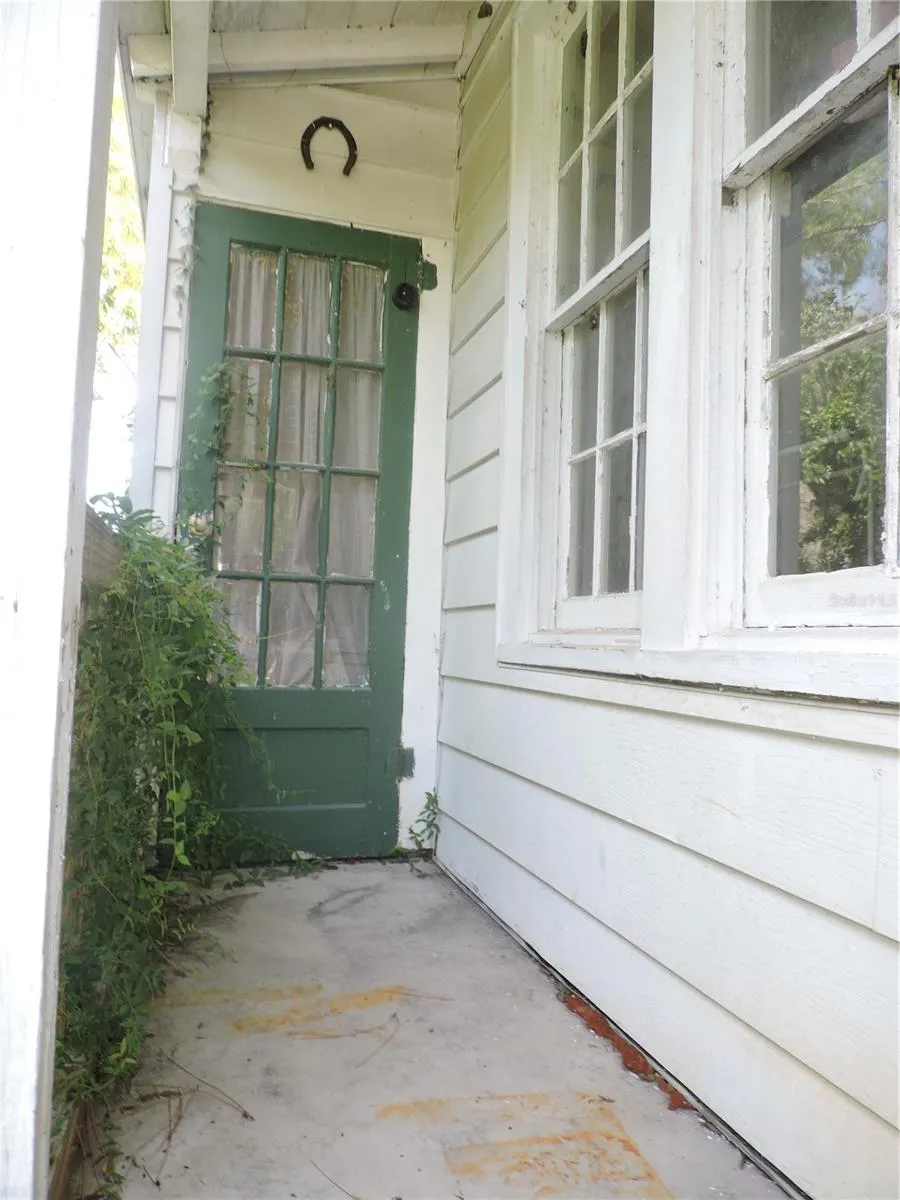 807 CAMPBELL AVE