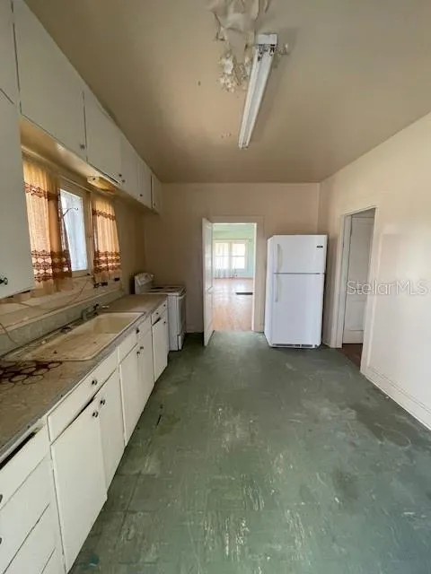 230 S 14TH ST
