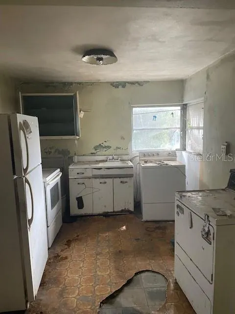 230 S 14TH ST