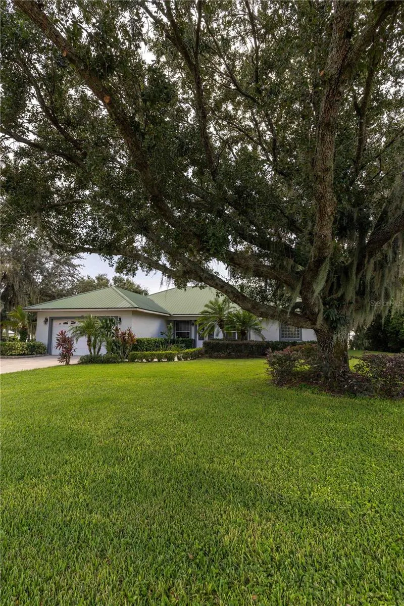 2329 S LAKE REEDY BLVD