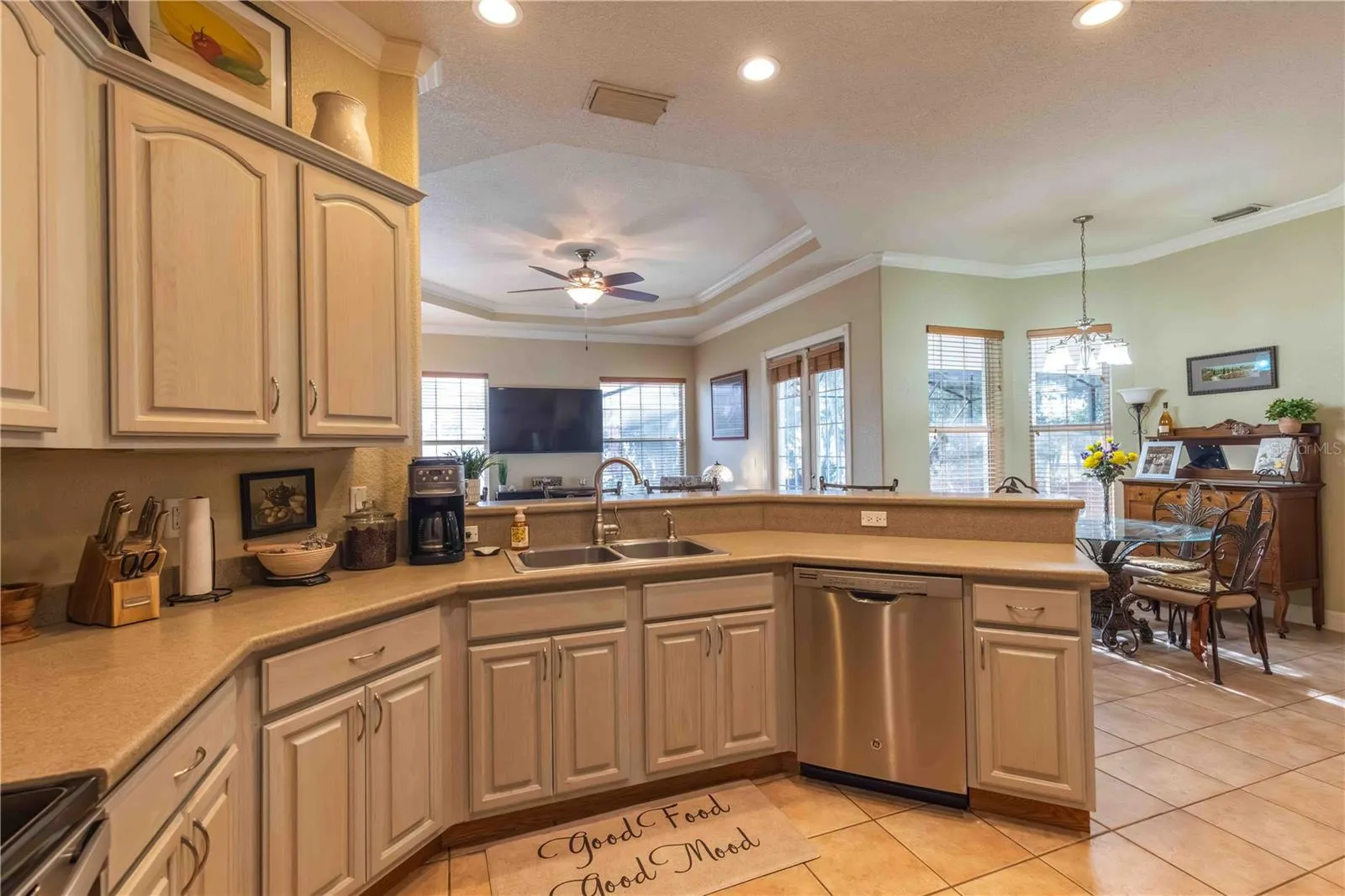 2329 S LAKE REEDY BLVD