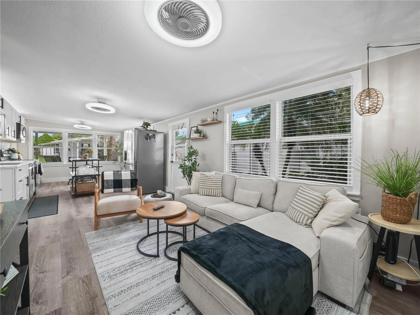 5 GRAYHACKLE ST