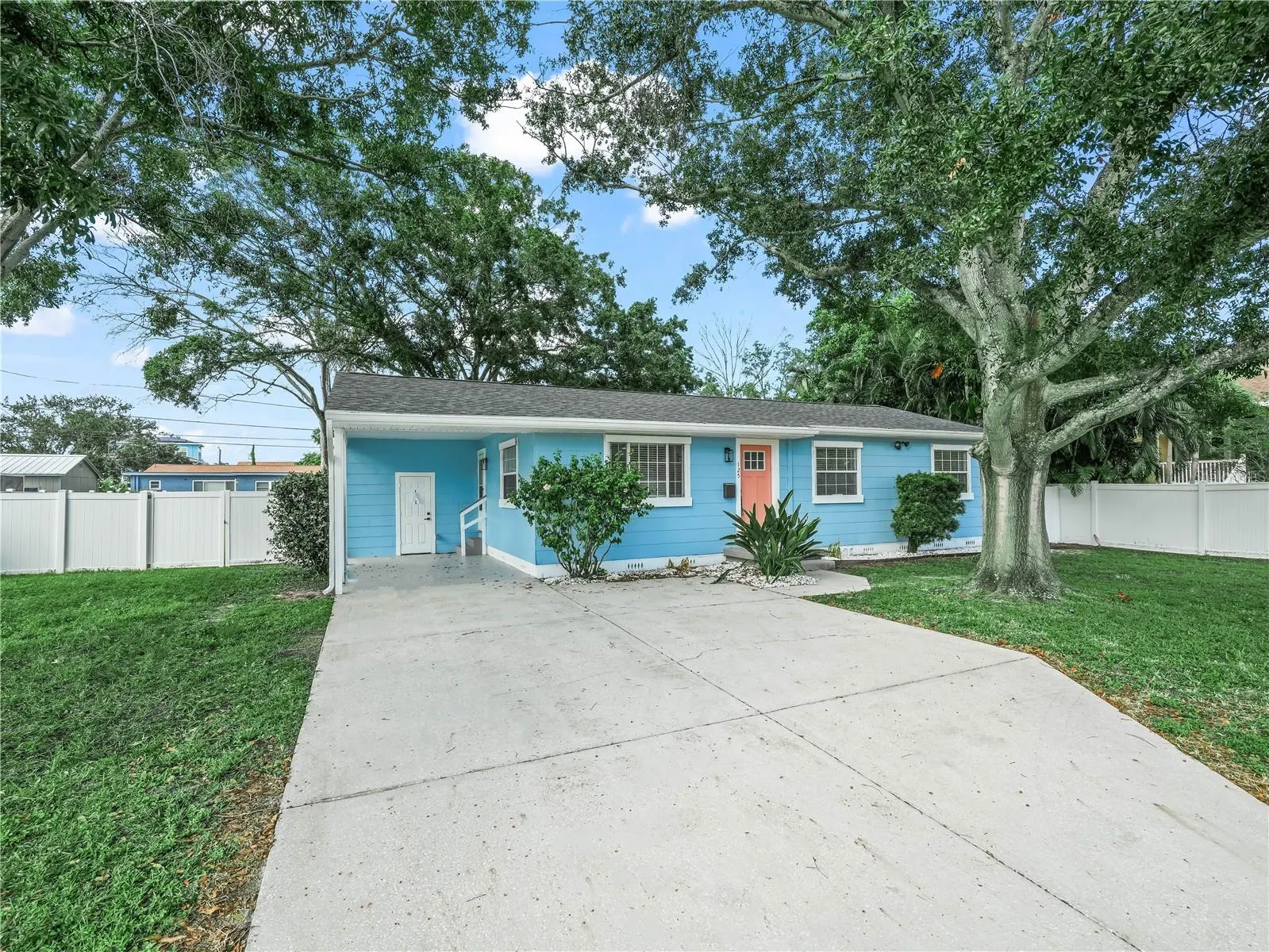 125 80TH AVE N