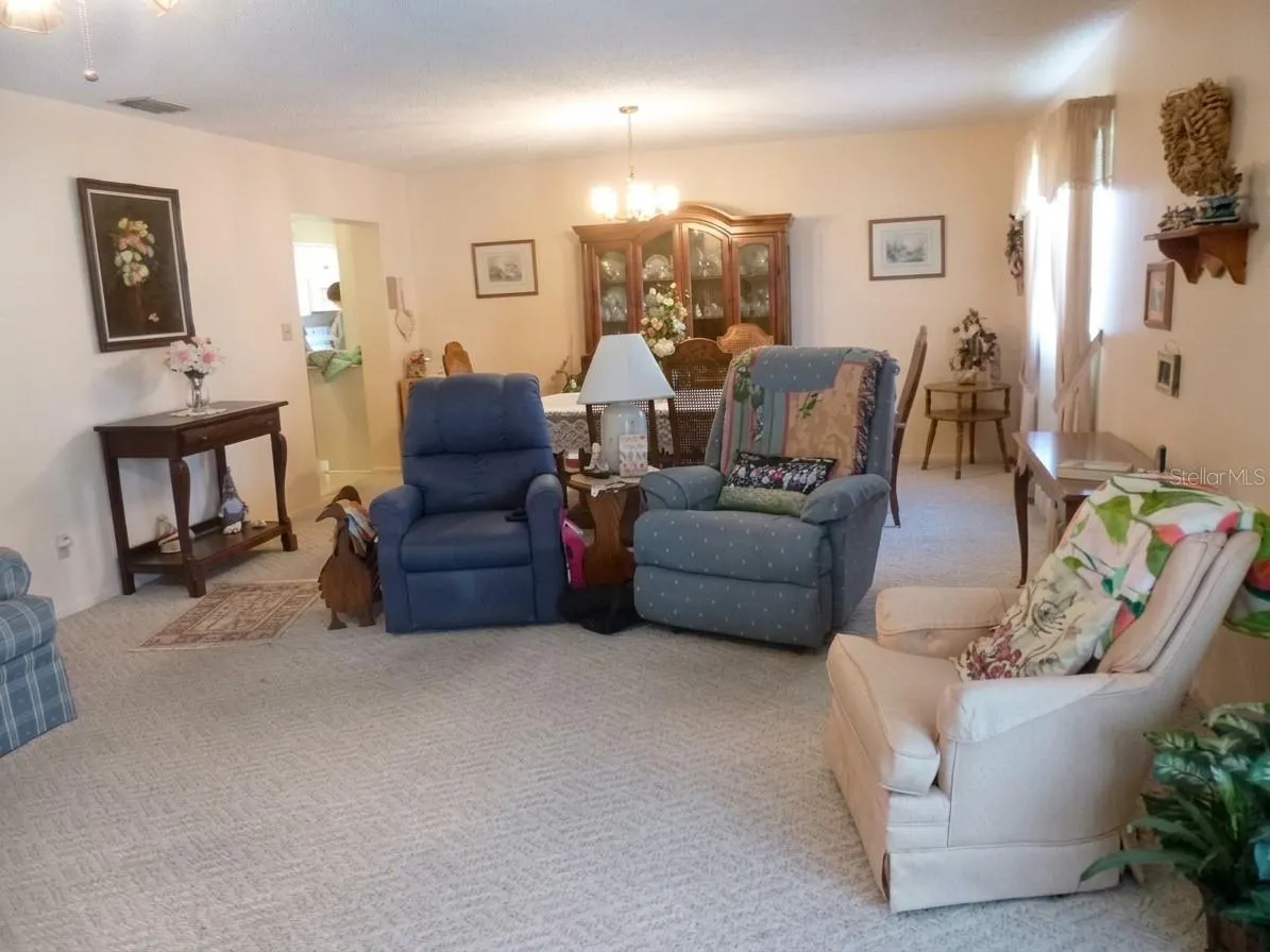 285 OVEROCKER CIR