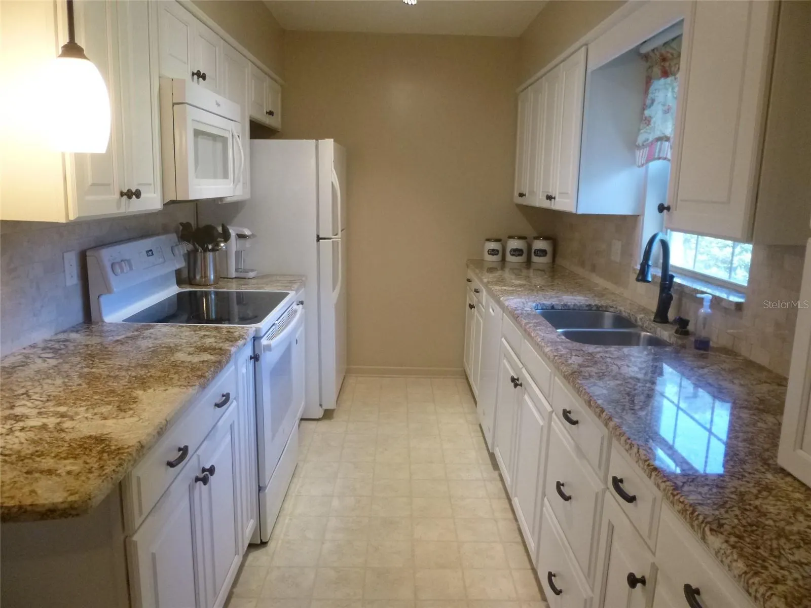 285 OVEROCKER CIR