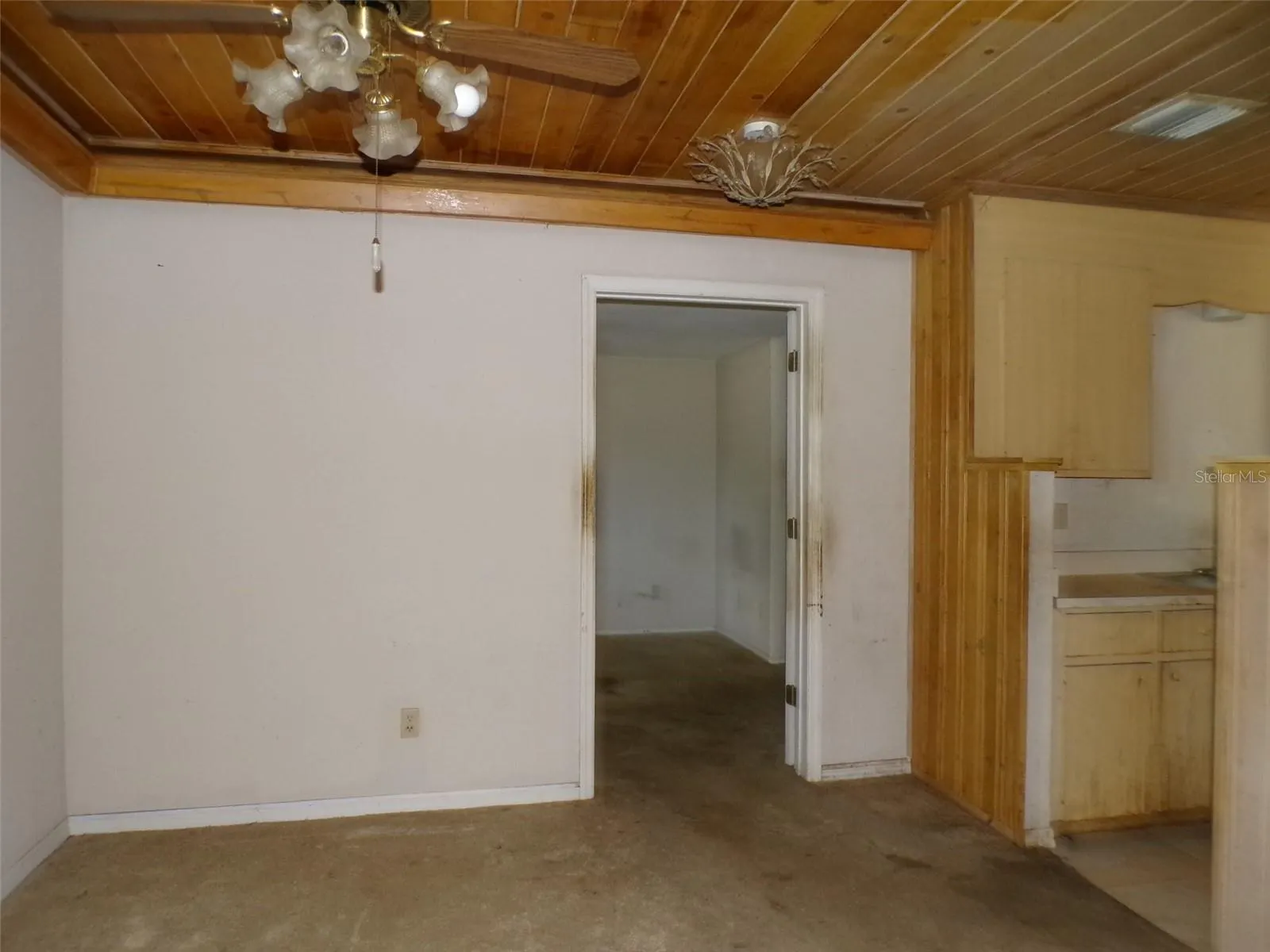 155 S OXFORD DR