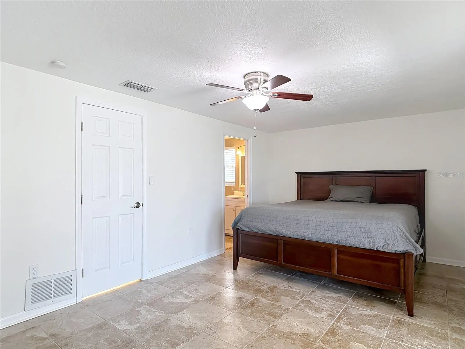 4921 MARLIN DR