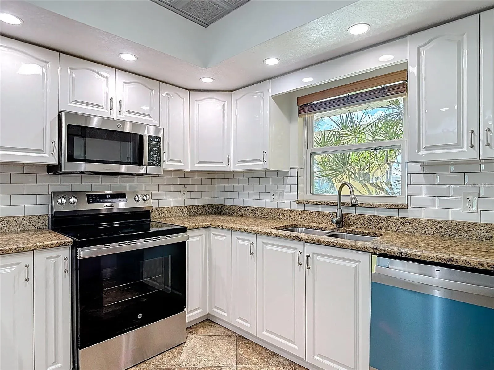 4921 MARLIN DR