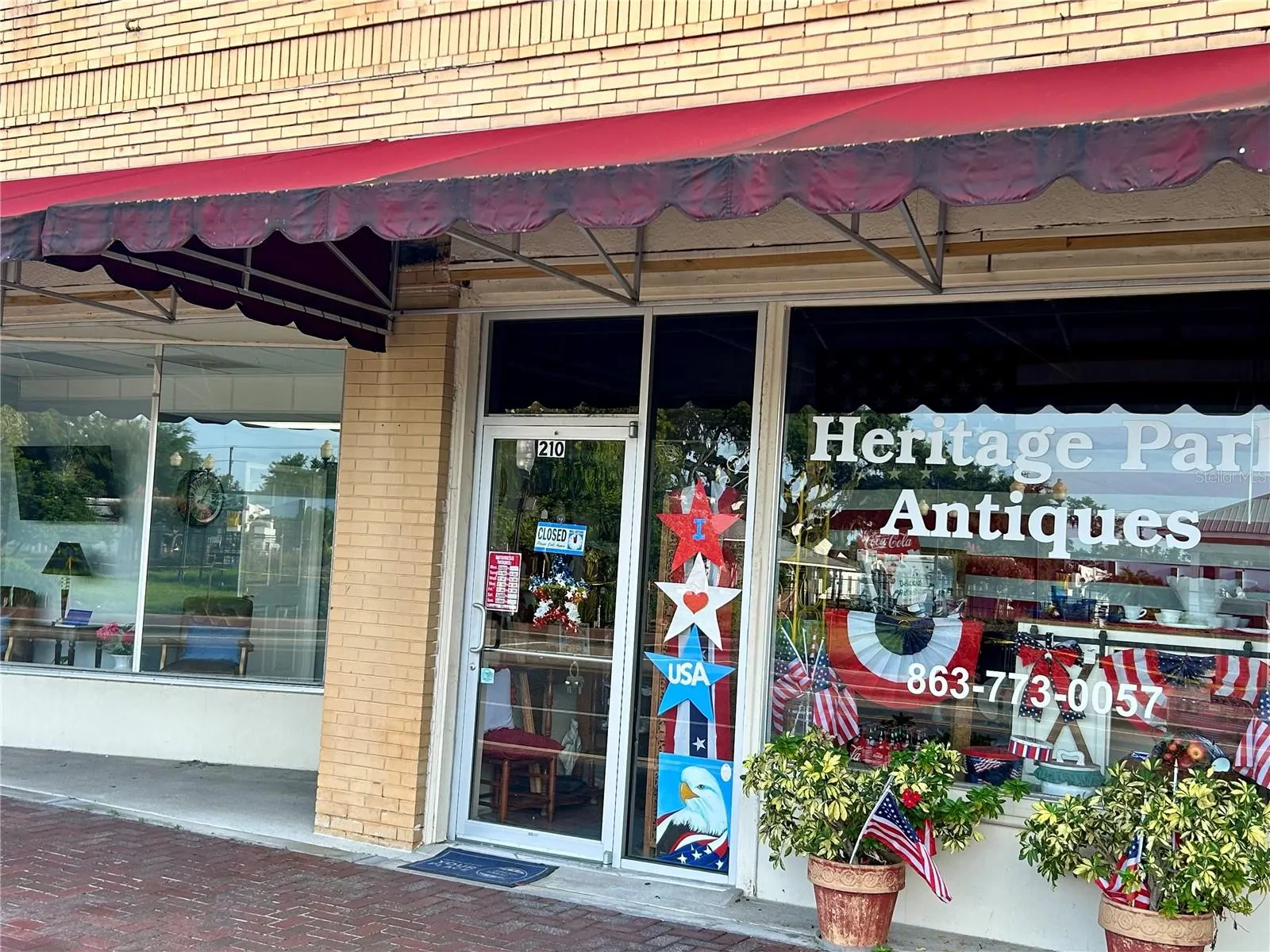 208 W MAIN ST