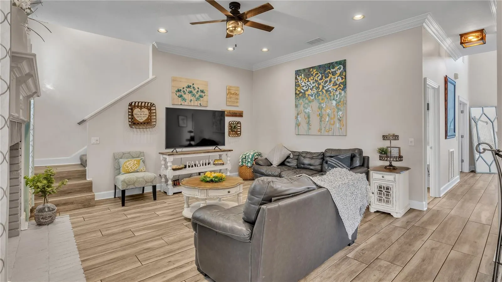 2409 JENNA LN
