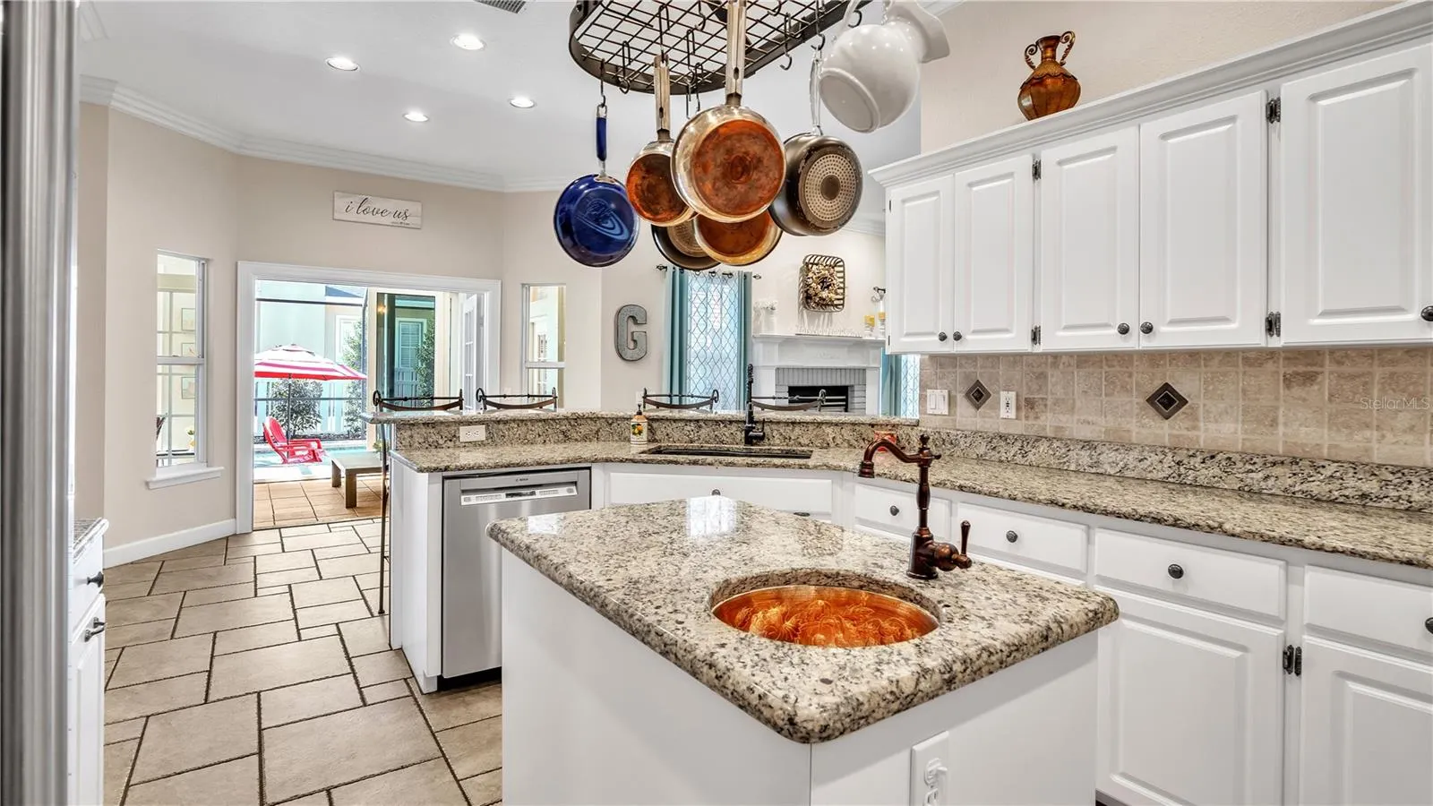 2409 JENNA LN