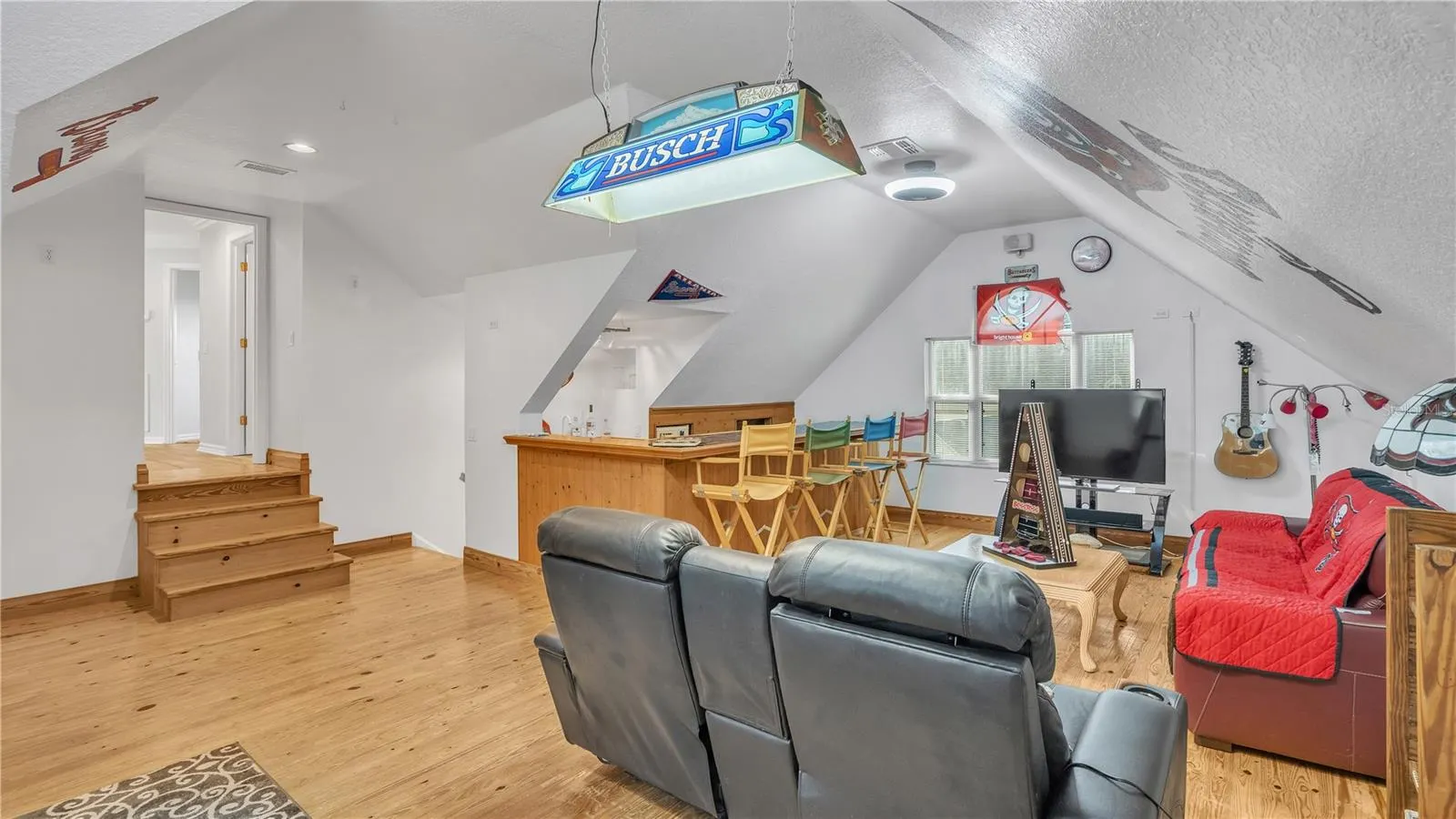 2409 JENNA LN