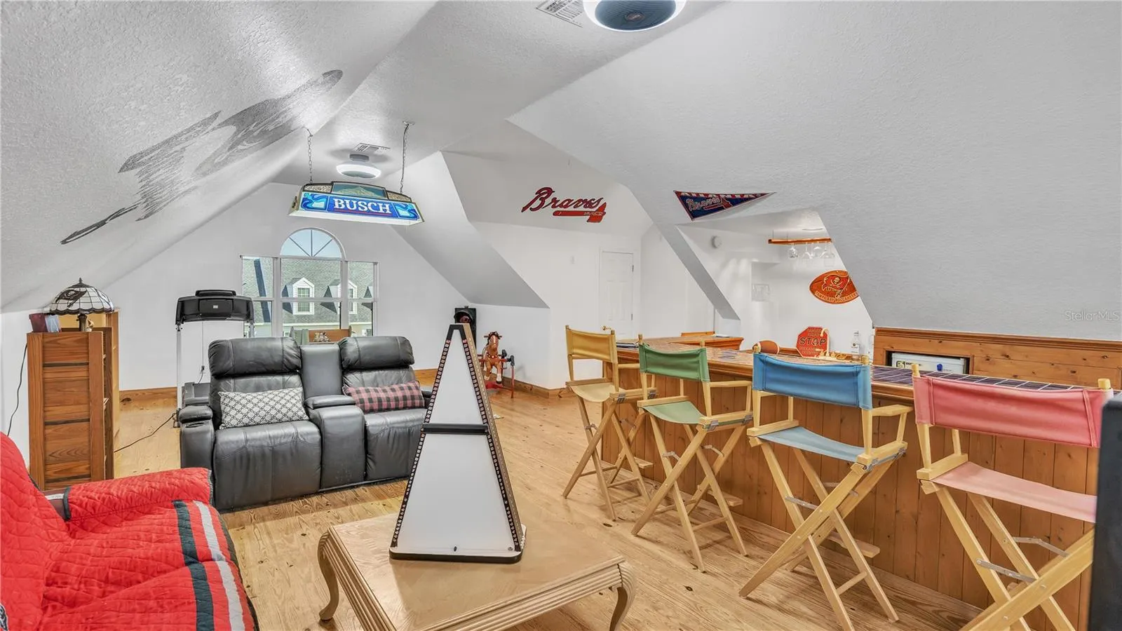 2409 JENNA LN