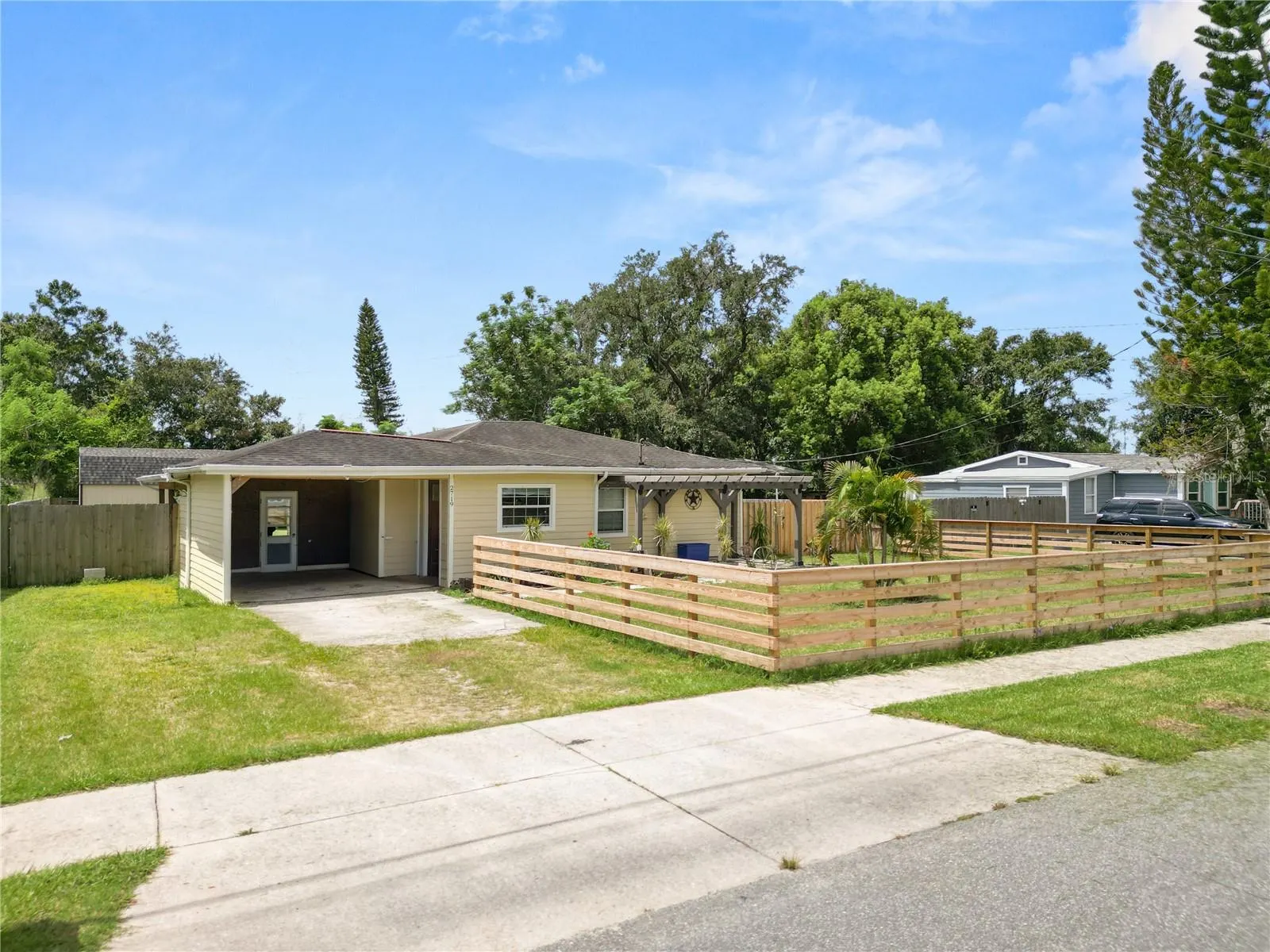 2719 WOODSTOCK AVE
