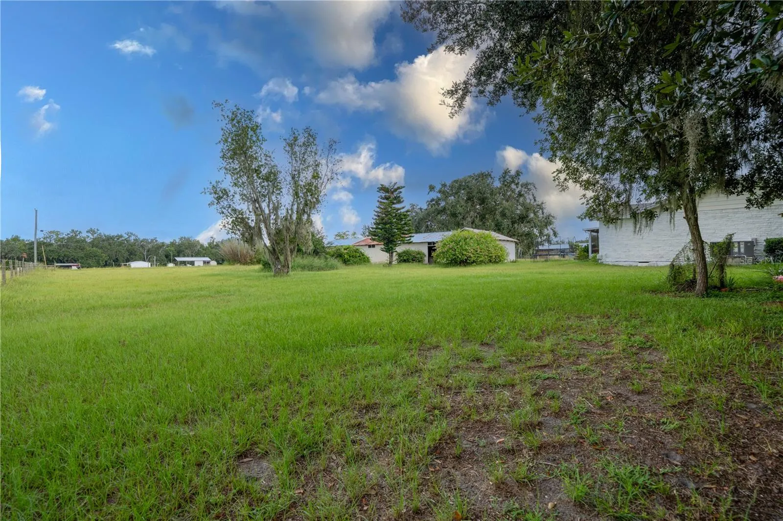 417 L LANIER RD