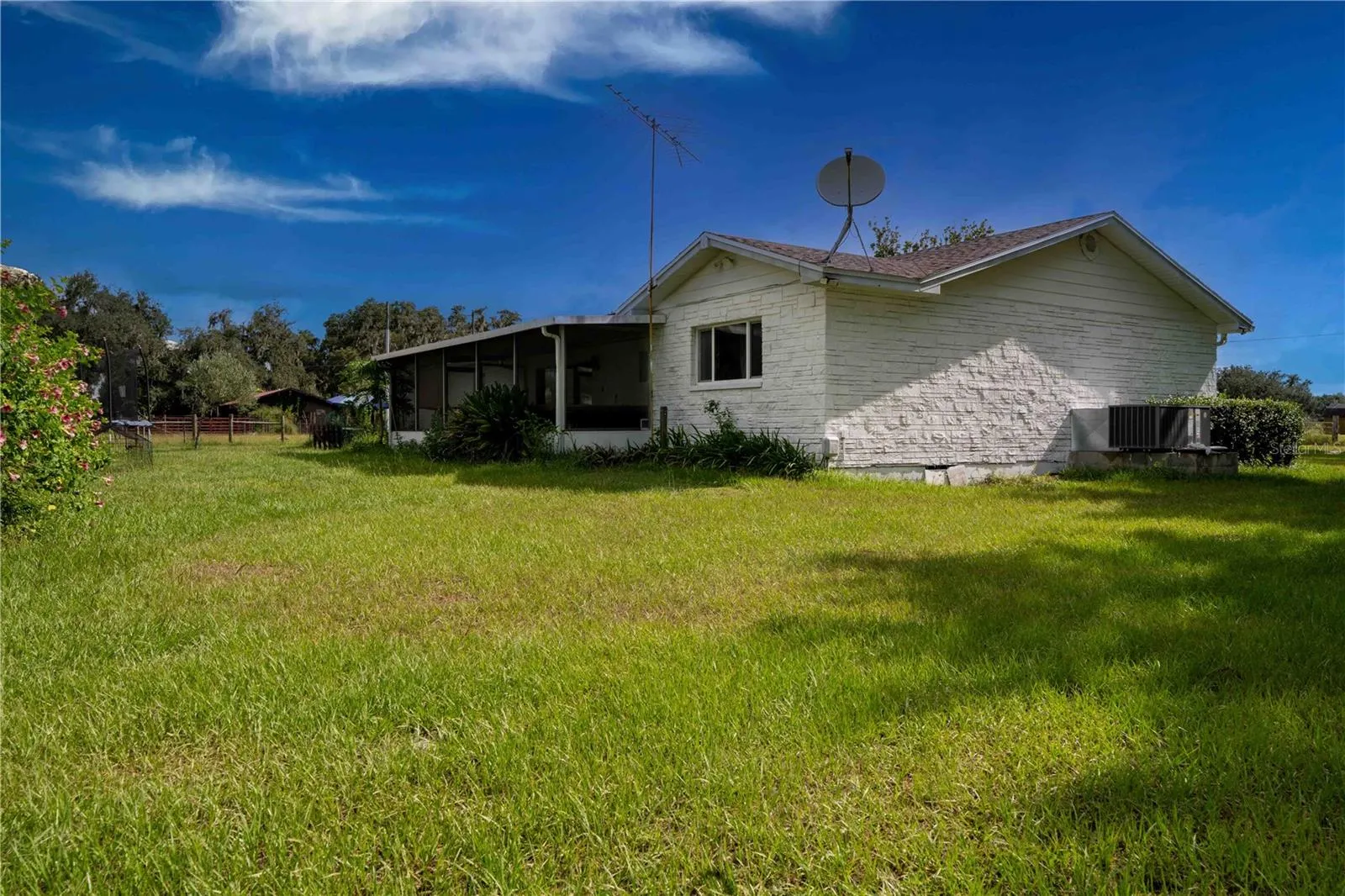 417 L LANIER RD